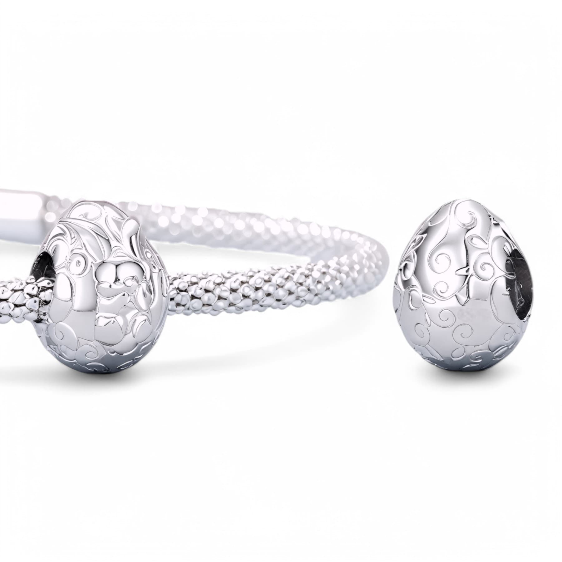 Ekskluzywny Charms Srebrna Pisanka z Królikiem pokryta białym złotem