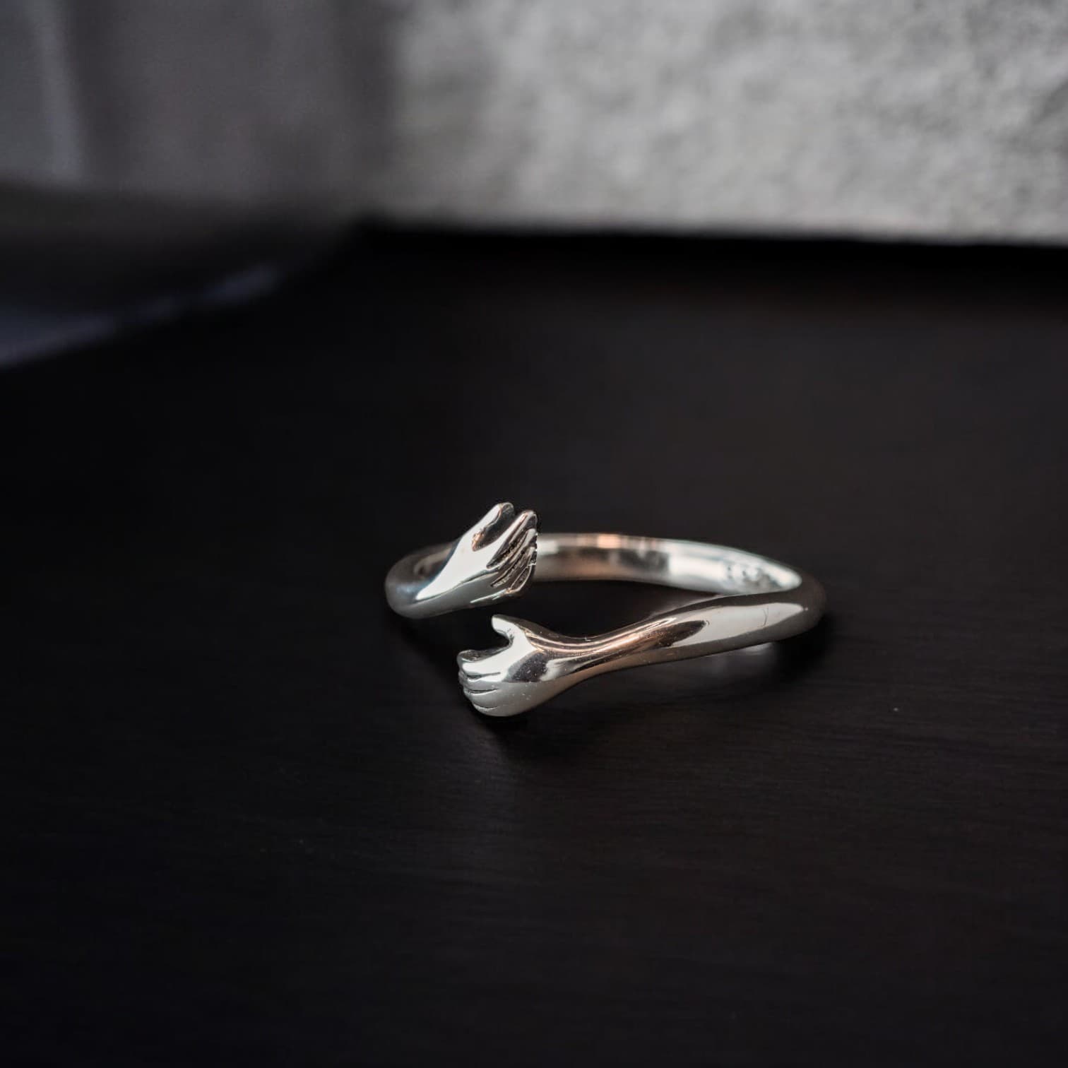 Pierścionek PRZYTULENIE srebro 925 przytul mnie Hug regulowany