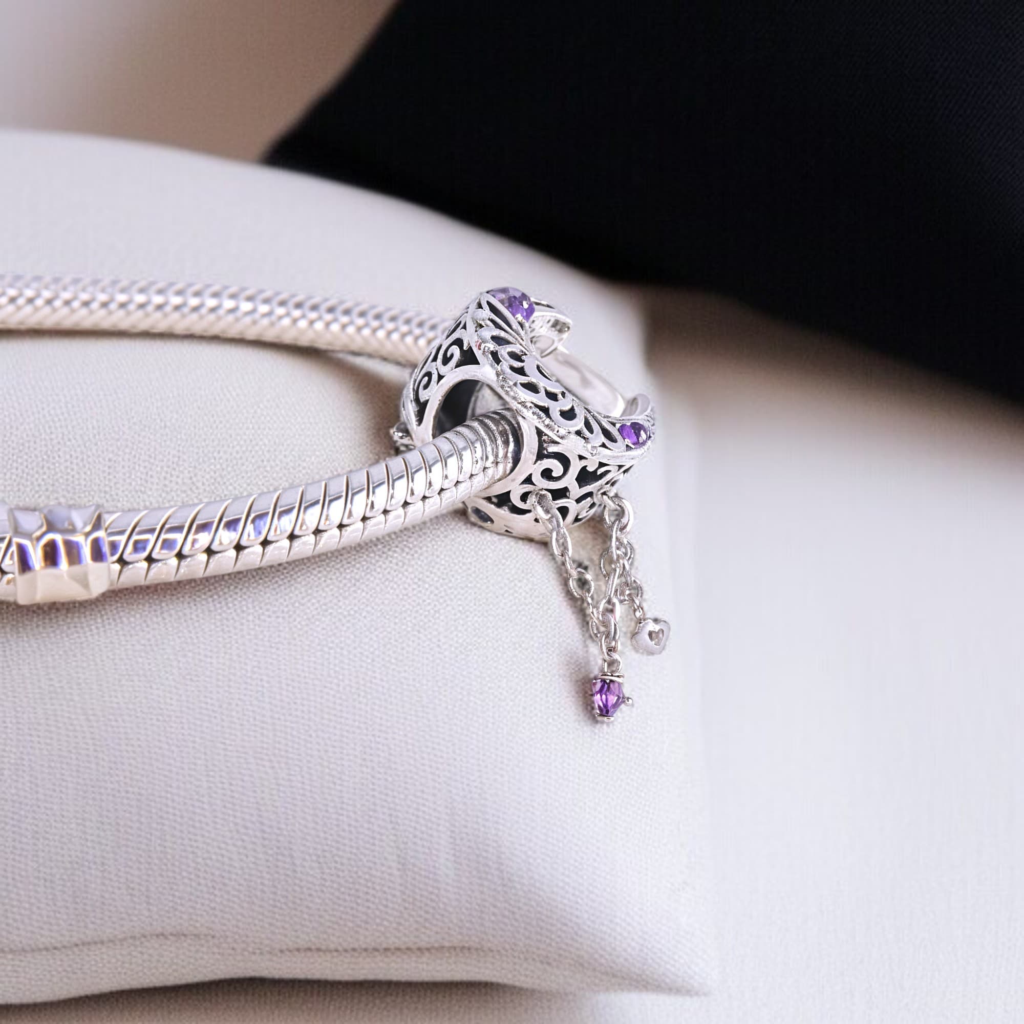 Charms "Mistyczny Księżyc" ze Srebra 925 z Fioletowymi Cyrkoniami