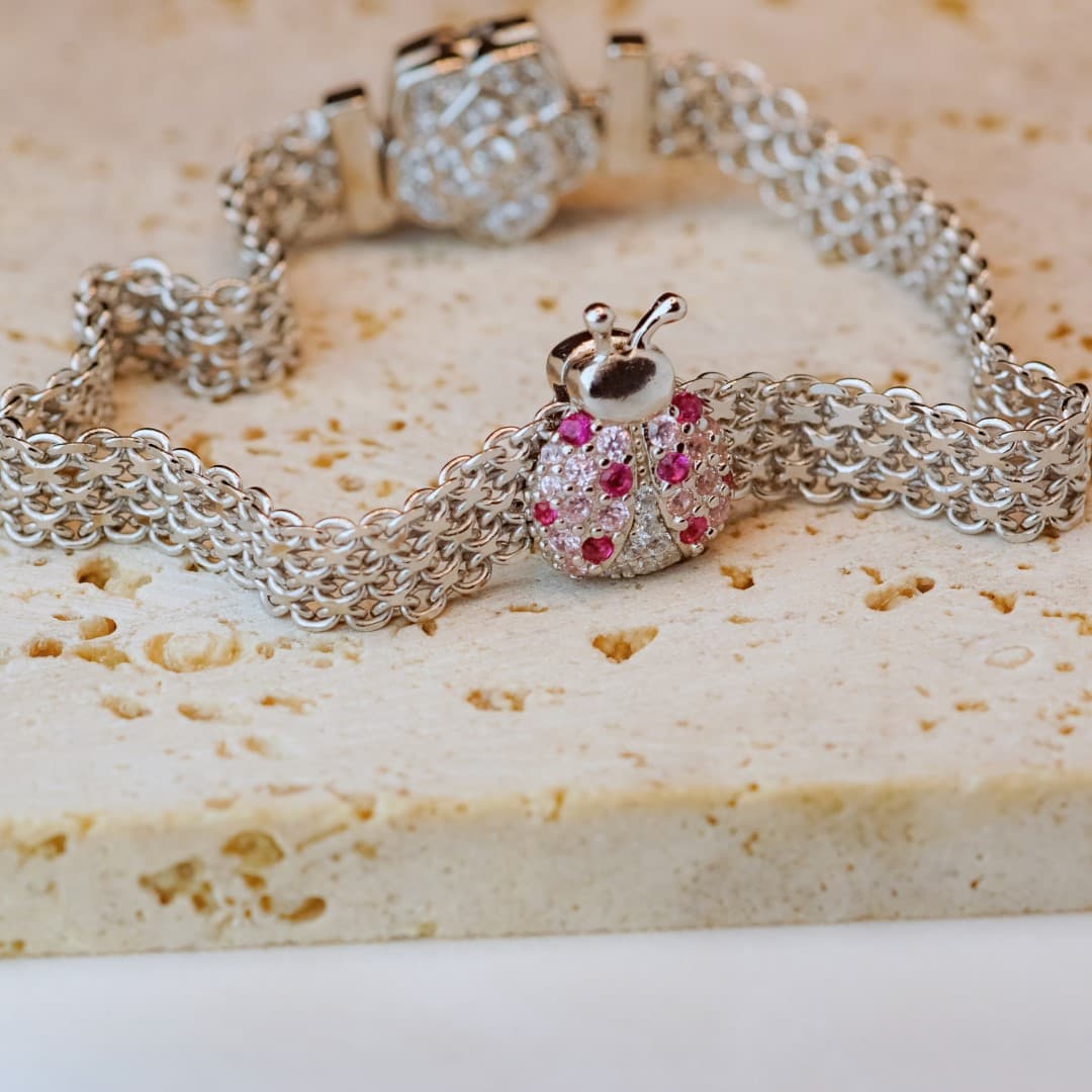 Charms Lśniąca Biedronka do płaskiej bransoletki Reflexions srebro 925