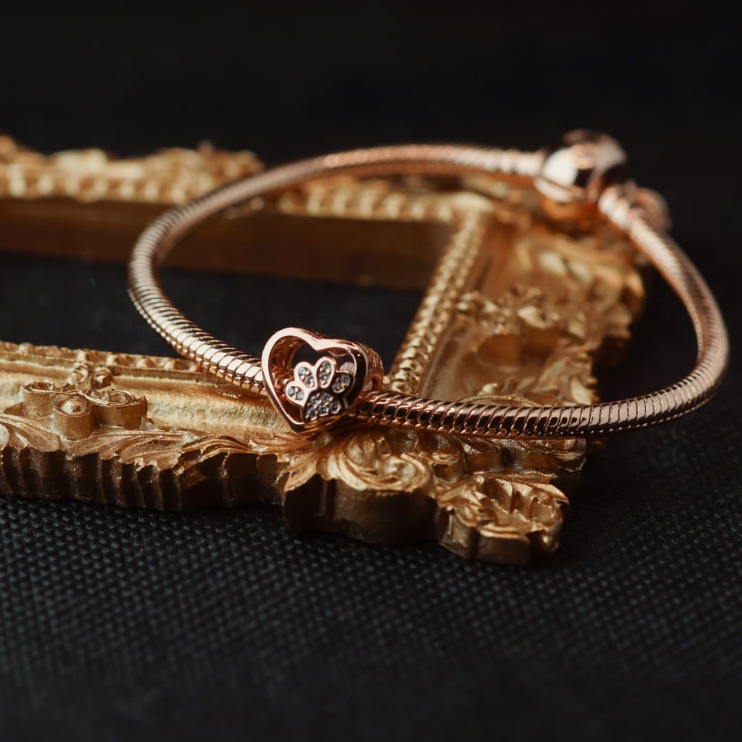 Charms zawieszka Łapka Pupila różowe złoto rose gold