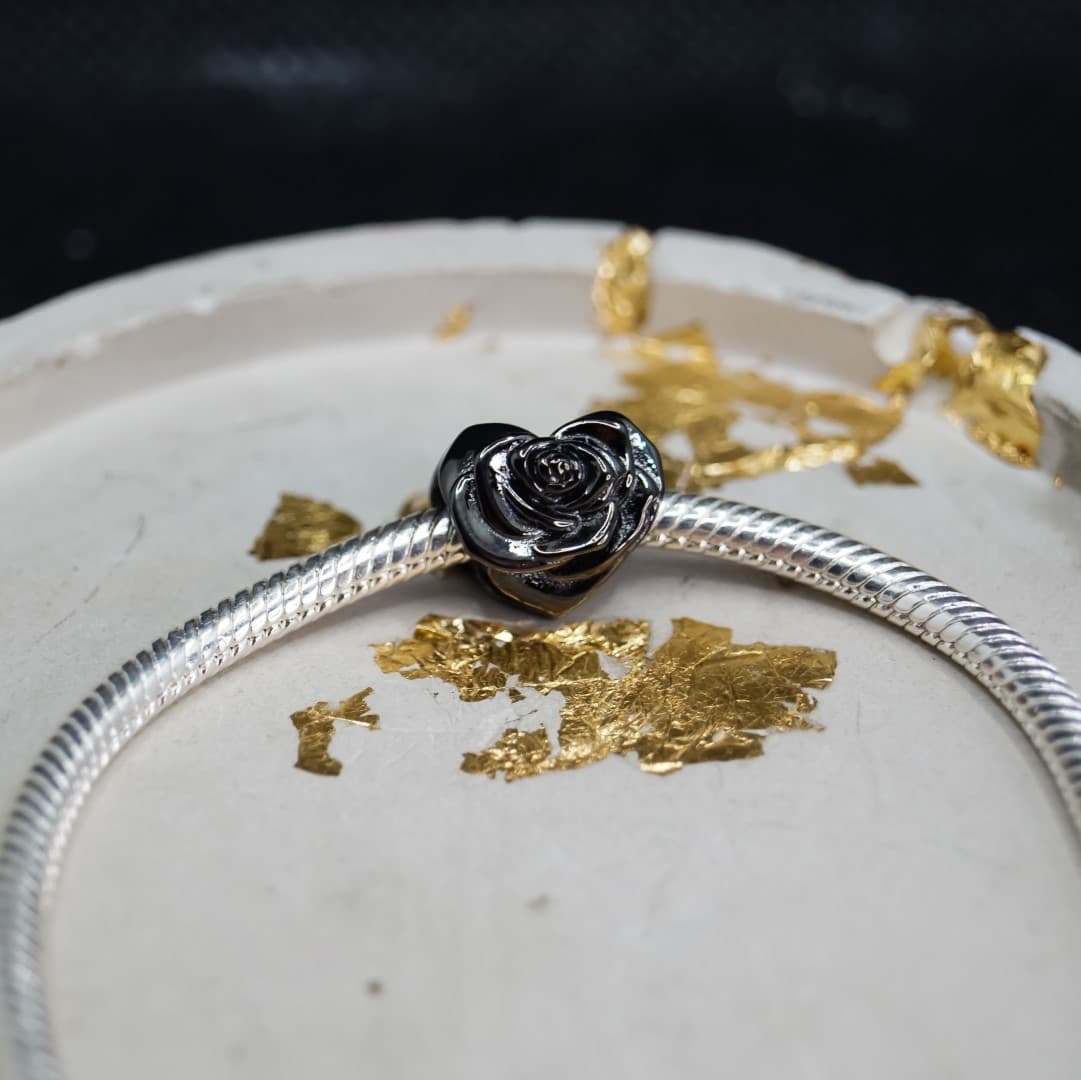 Charms zawieszka Czarna róża srebro 925