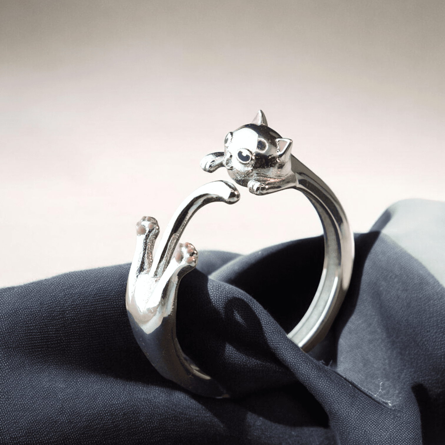Pierścionek CZARNY BIAŁY KOT Srebro 925 powlekane czarnym złotem platynowane