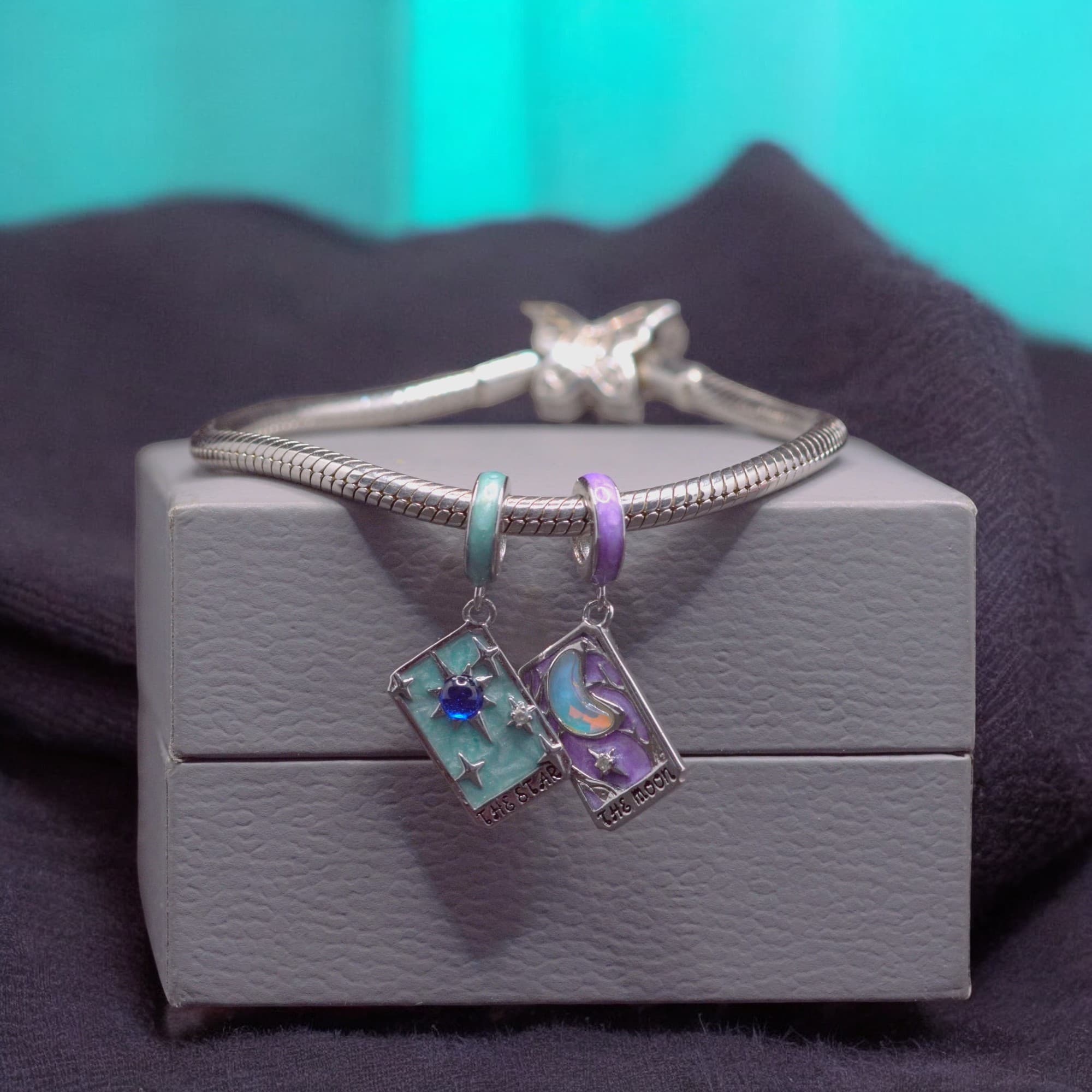 Charms Karta tarota Księżyc Srebro wróżba wielkie arkana