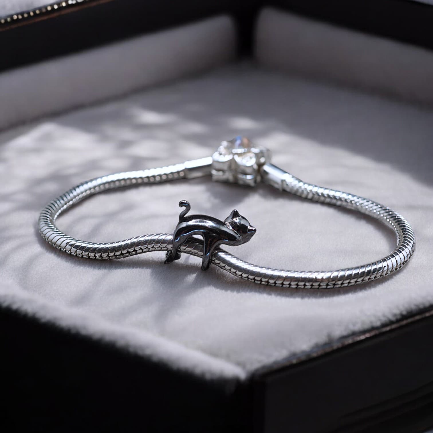 Charms Premium CZARNY KOT srebro 925 Czarne złoto