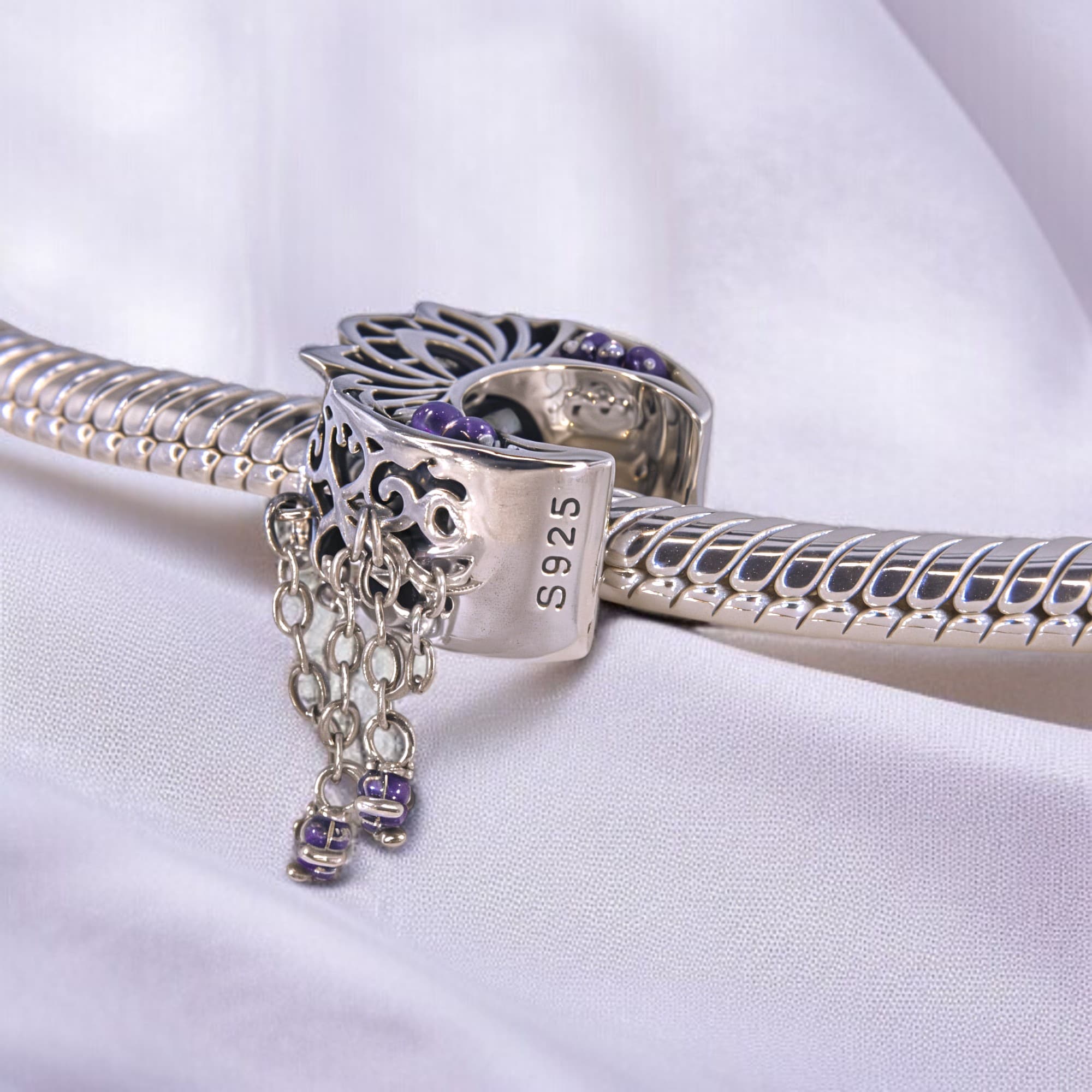 Charms "Mistyczny Księżyc" ze Srebra 925 z Fioletowymi Cyrkoniami