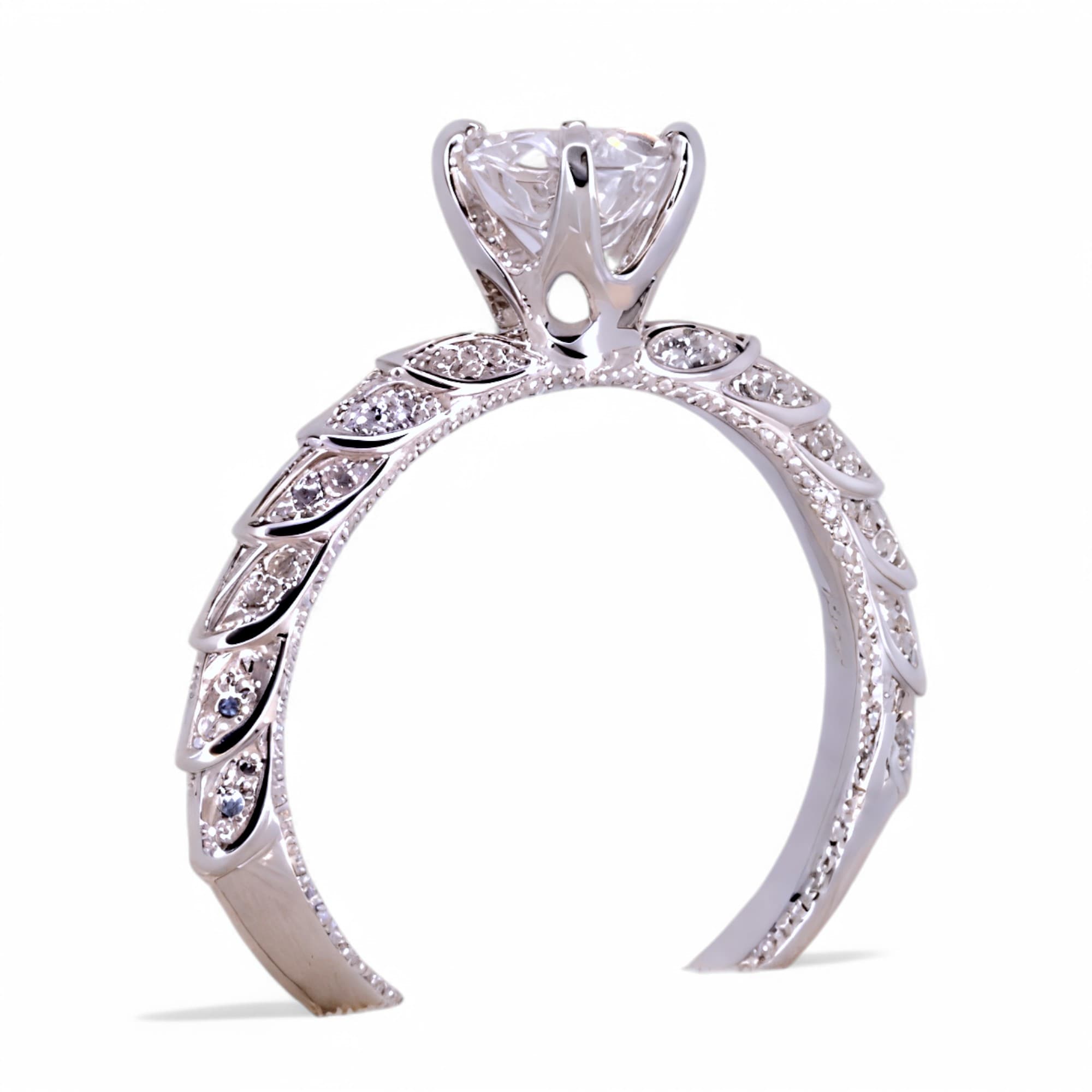 Pierścionek "Aurora Twist" z Moissanitem 1 ct – Klasyczna Elegancja srebro platyna