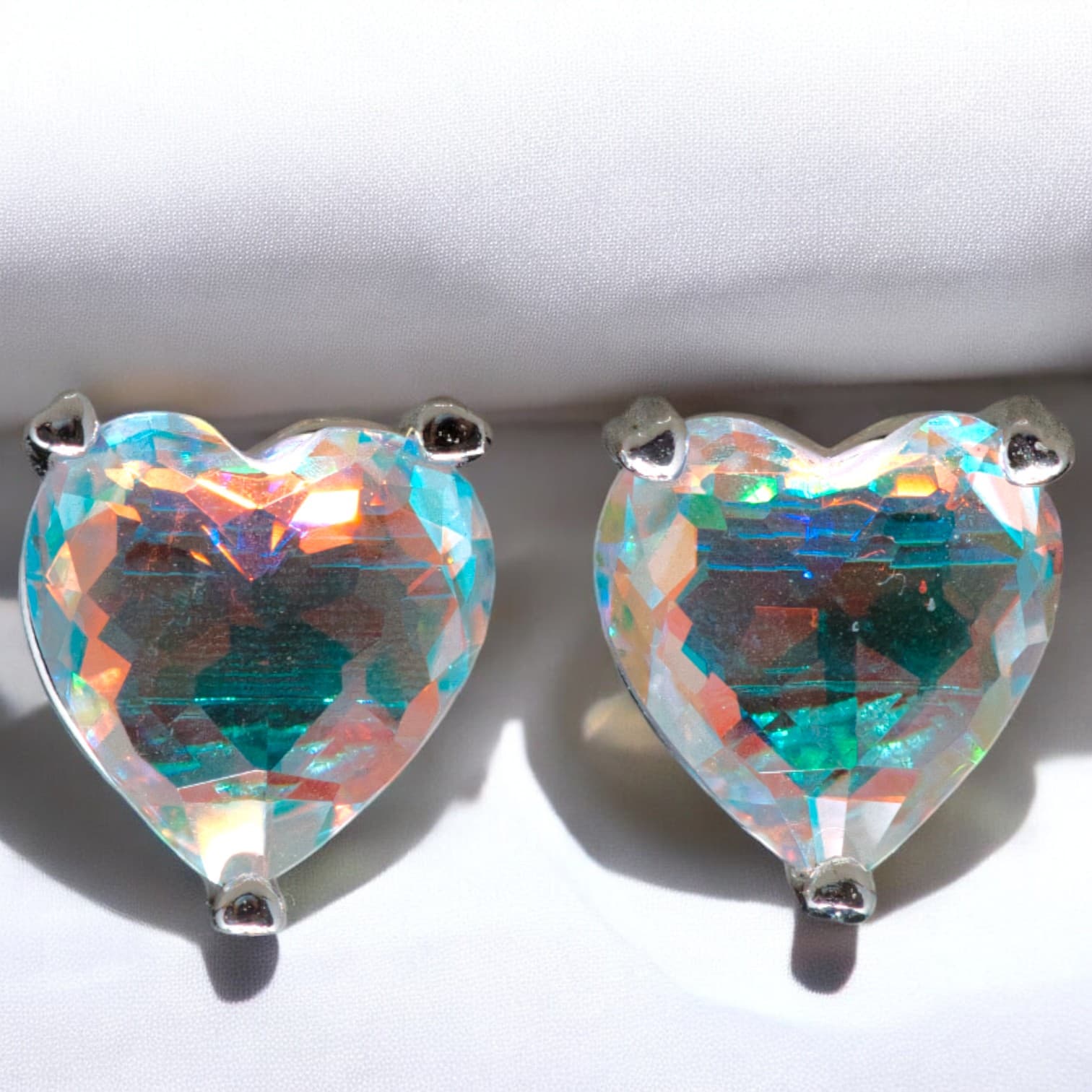 Kolczyki w kształcie serca z migoczącego szkła  Srebro 925 platyna