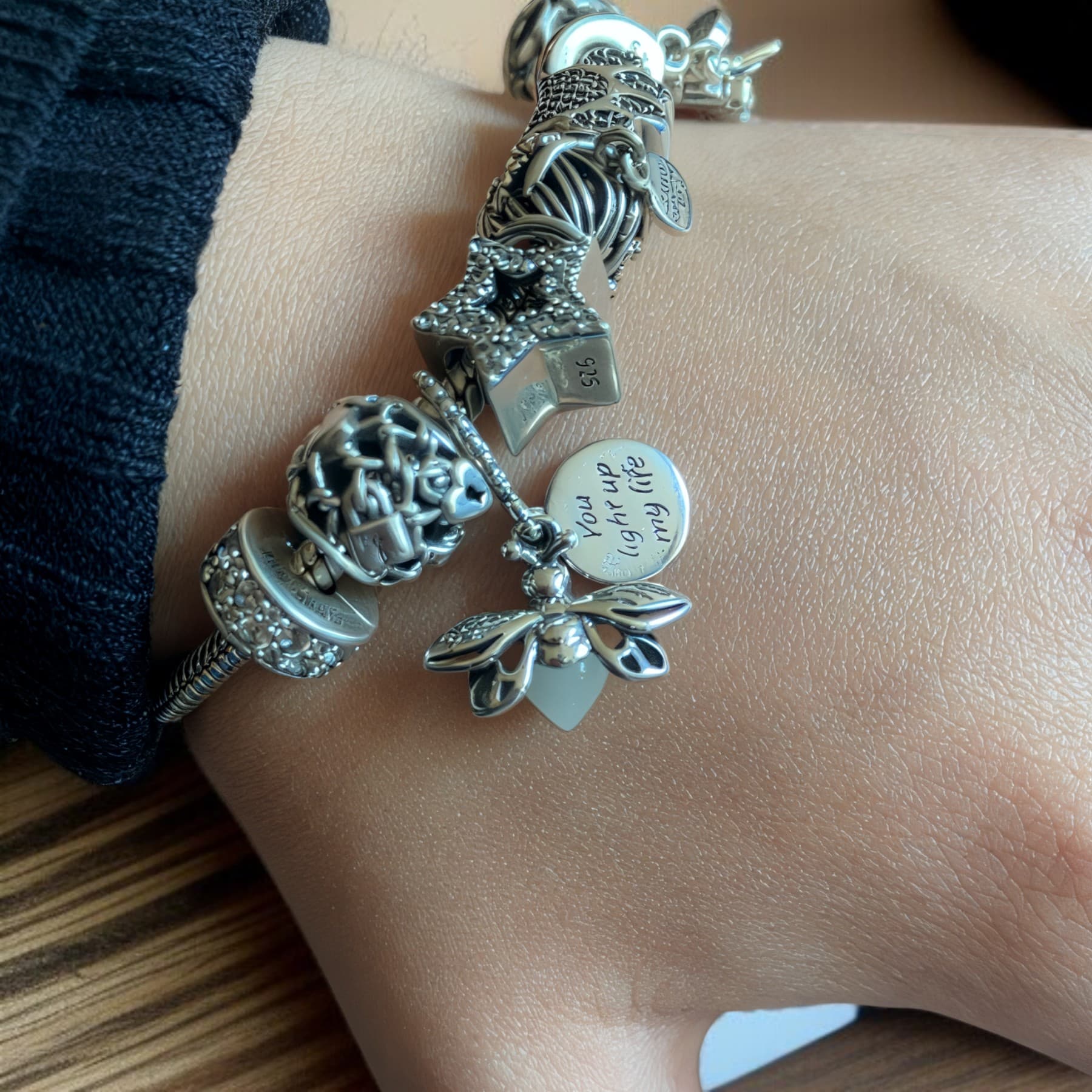 Świecący robaczek świętojański ze srebra 925