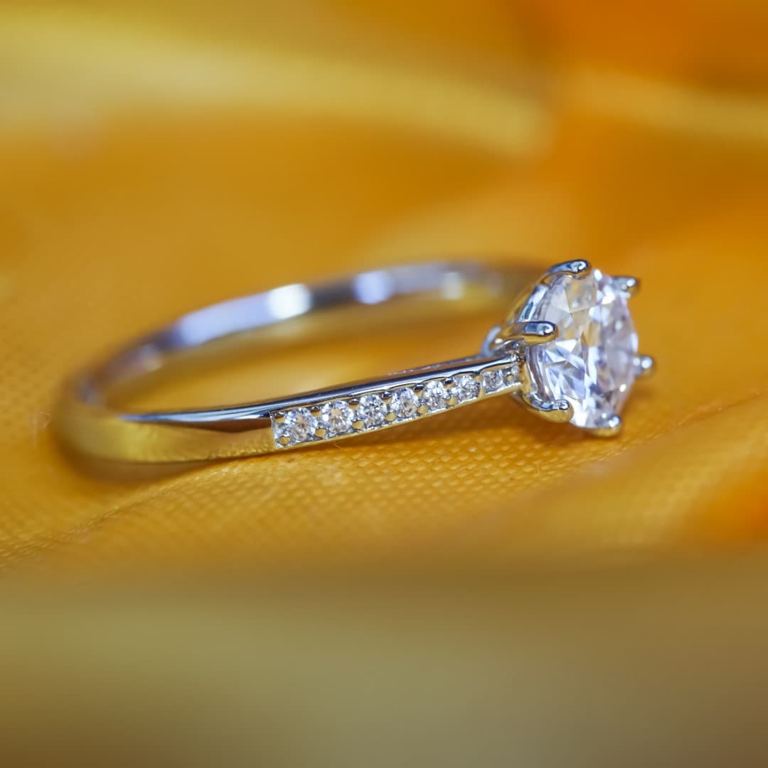 Pierścionek ze srebra 925 z diamentem moissanite 0.8 CT moissanit