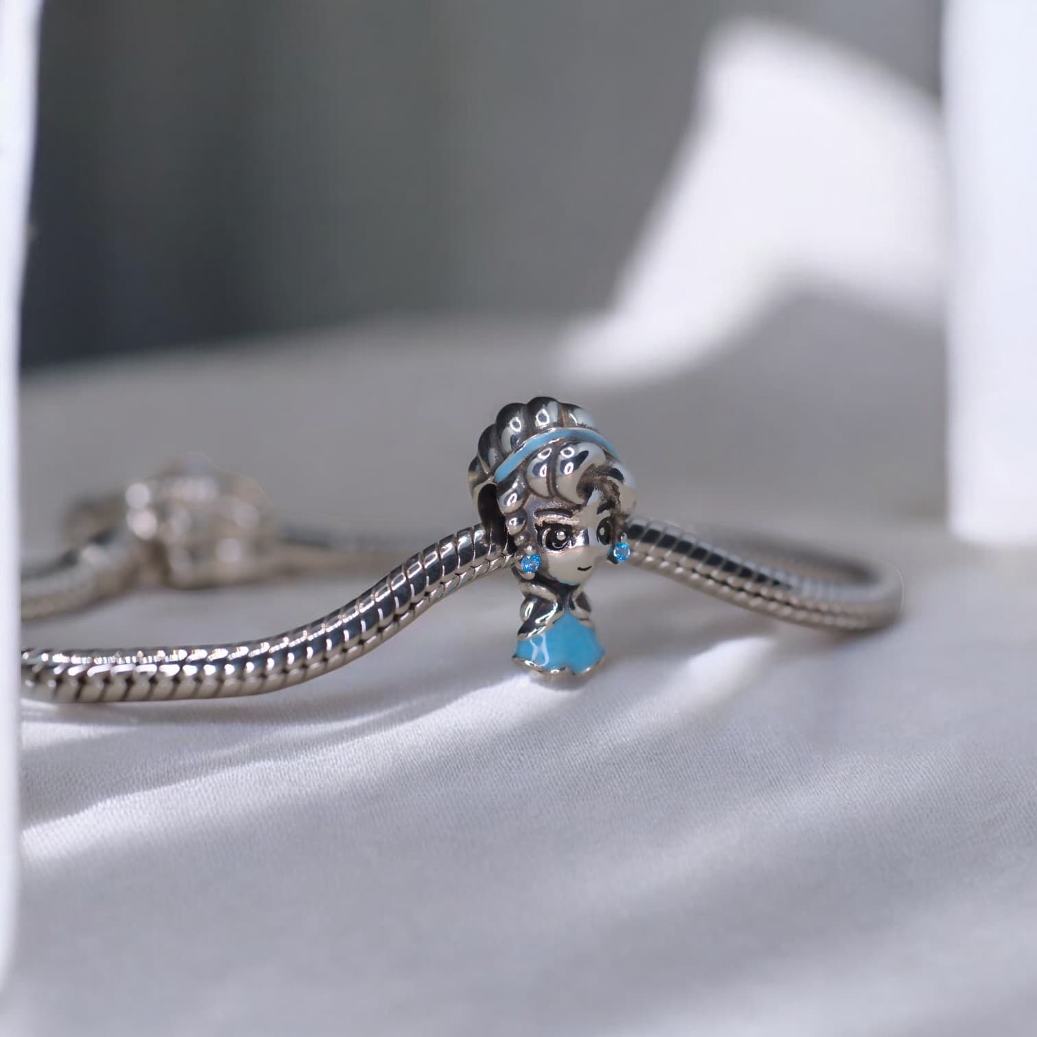 Charms ELSA KRÓLOWA LODU srebro 925 kraina śniegu