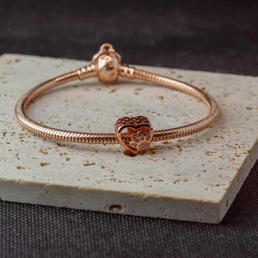 Charms zawieszka Łapka Pupila różowe złoto rose gold