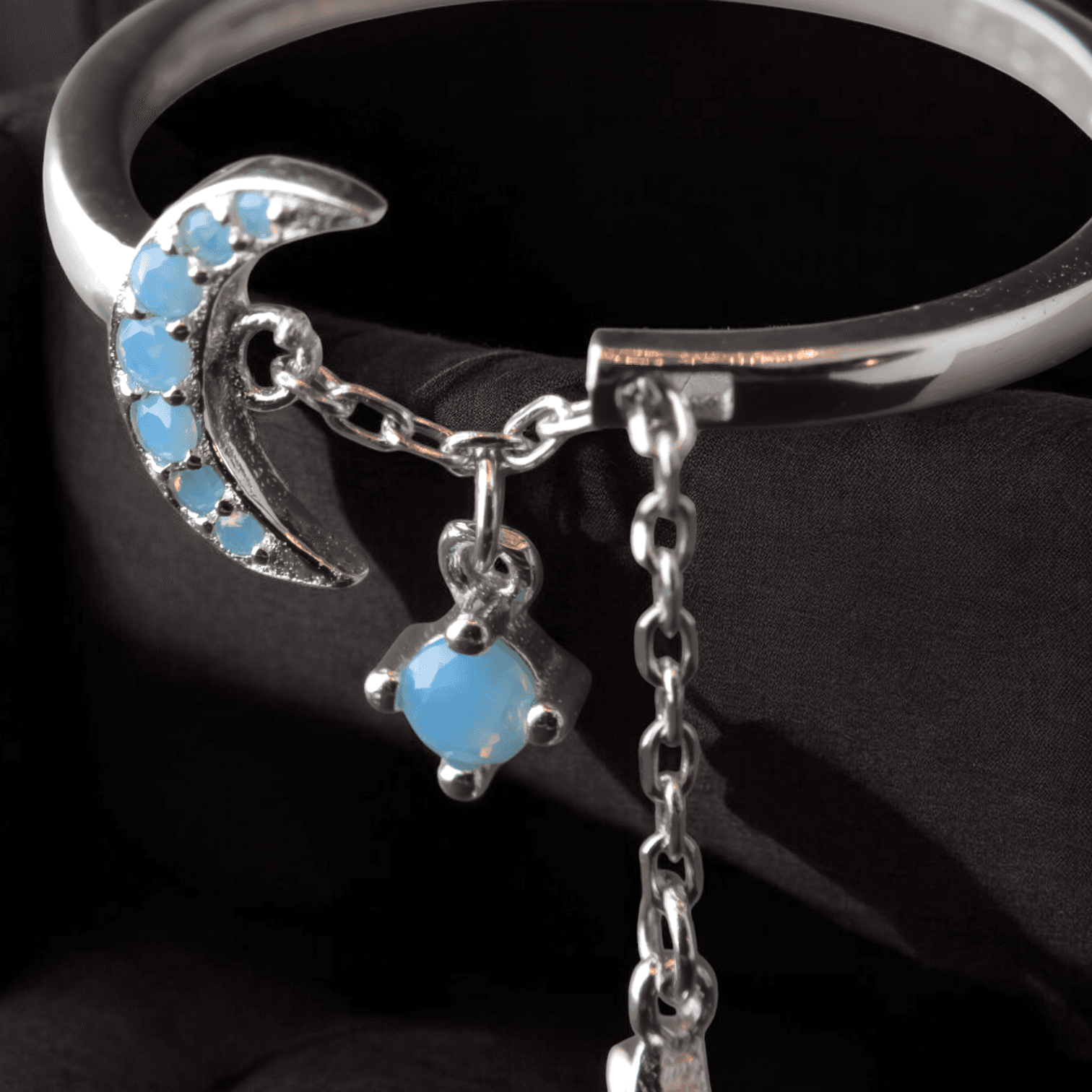 Pierścionek GWIAZDY Z KSIĘŻYCEM OPAL srebro 925 białe złoto