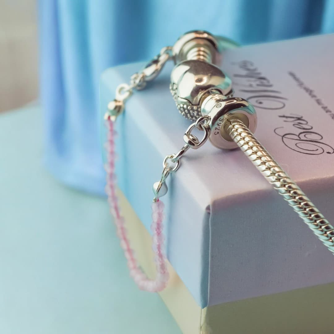 Łańcuszek zabezpieczający do bransoletki Pandora Kotek z muszką srebro 925 złoto