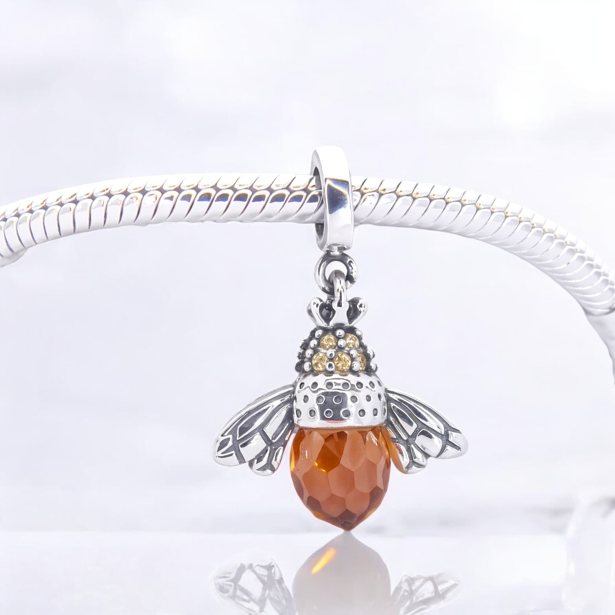 Charms Pszczoła królowa ul miód nektar srebro 925