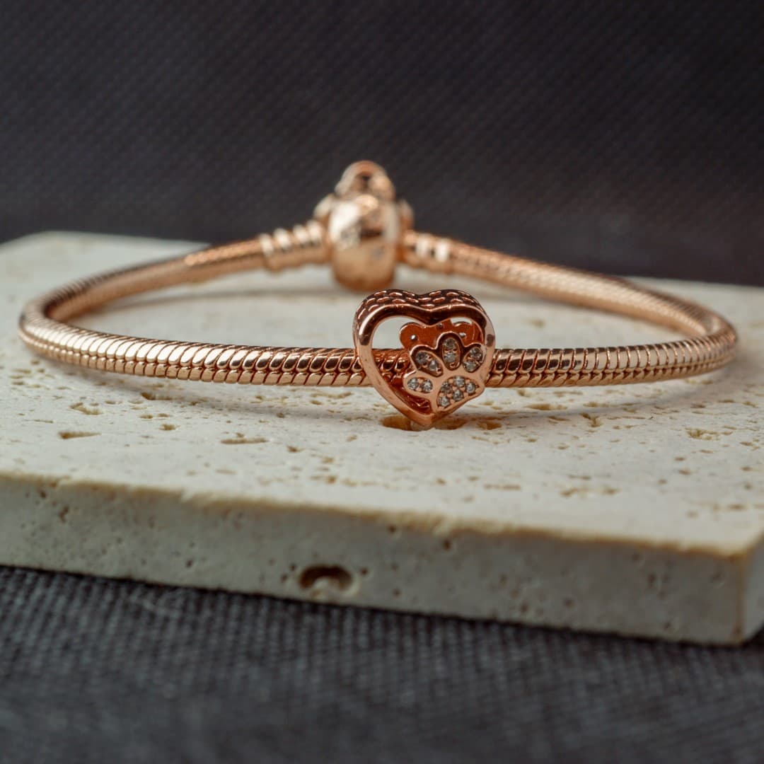 Charms zawieszka Łapka Pupila różowe złoto rose gold