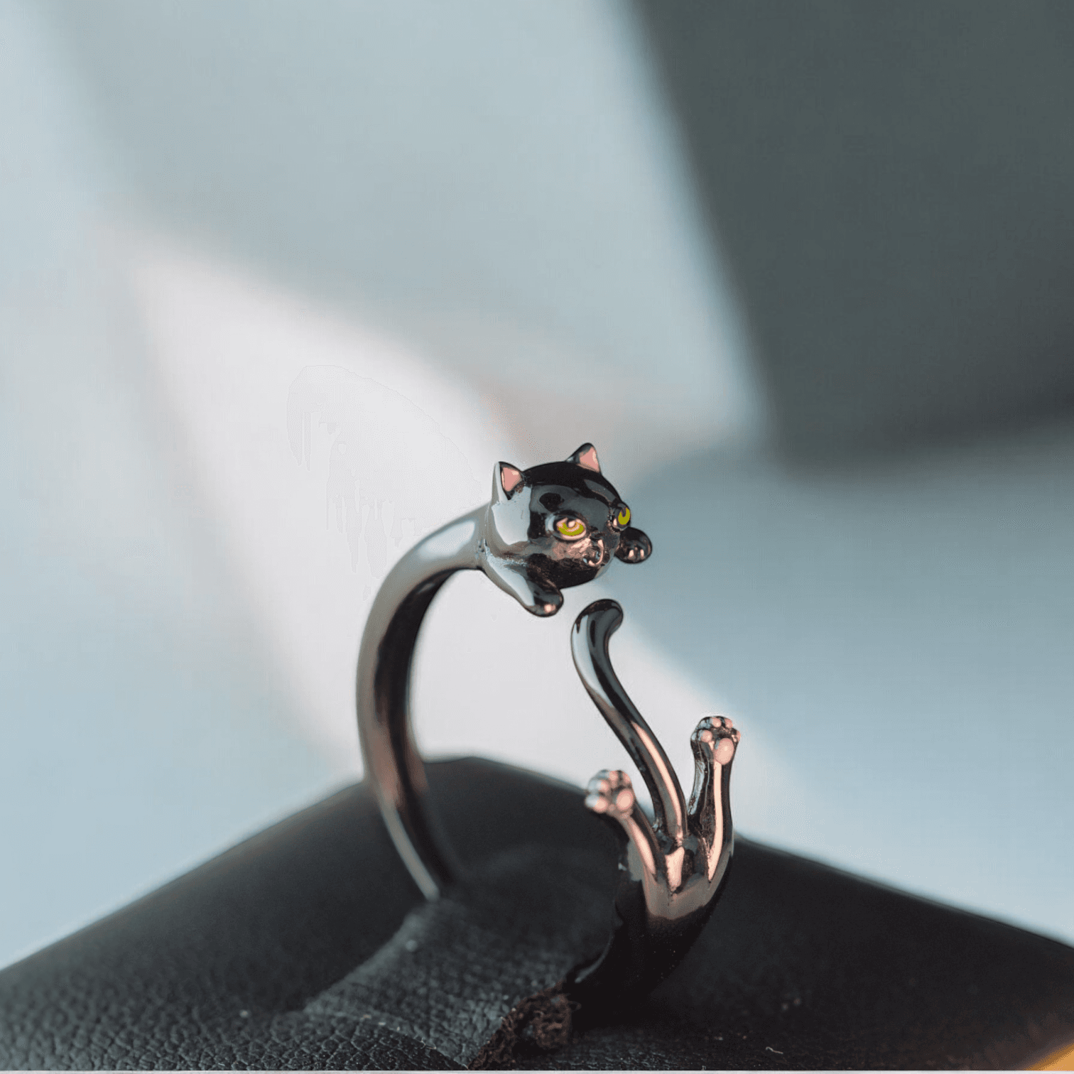Pierścionek CZARNY BIAŁY KOT Srebro 925 powlekane czarnym złotem platynowane