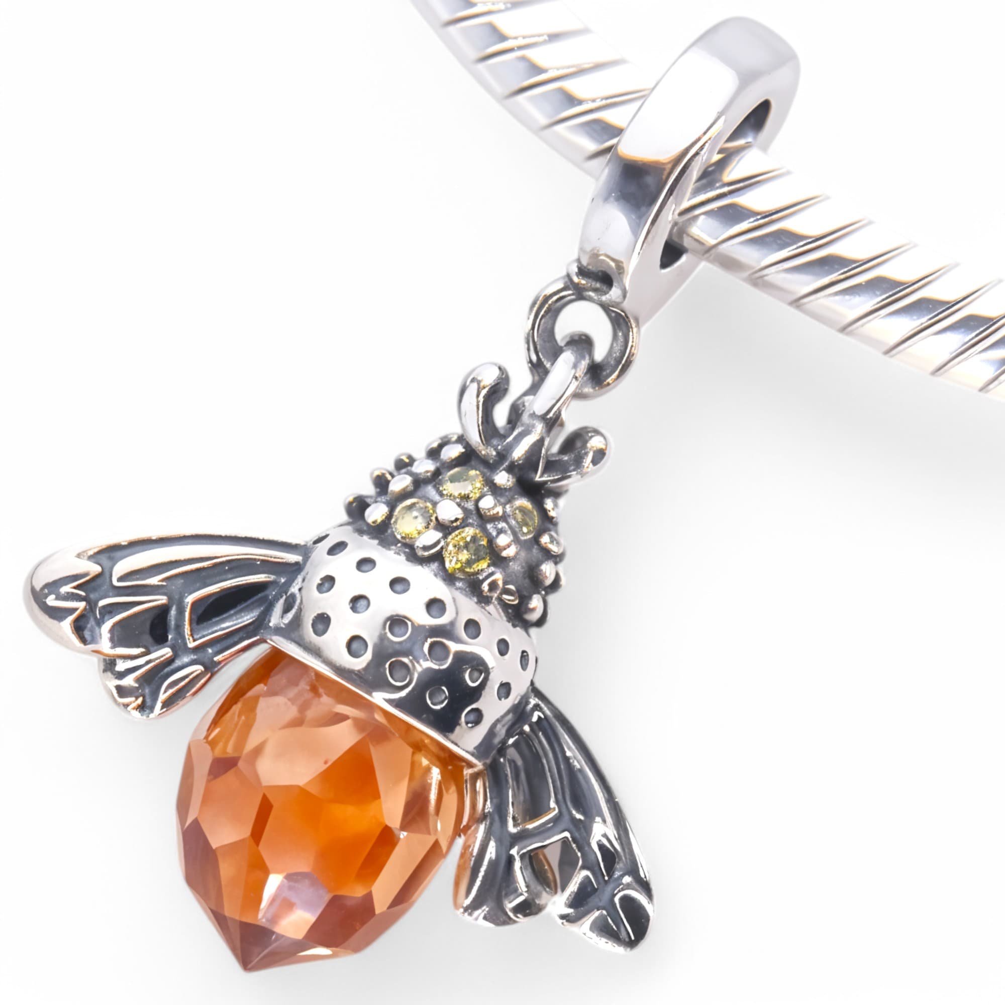 Charms Pszczoła królowa ul miód nektar srebro 925