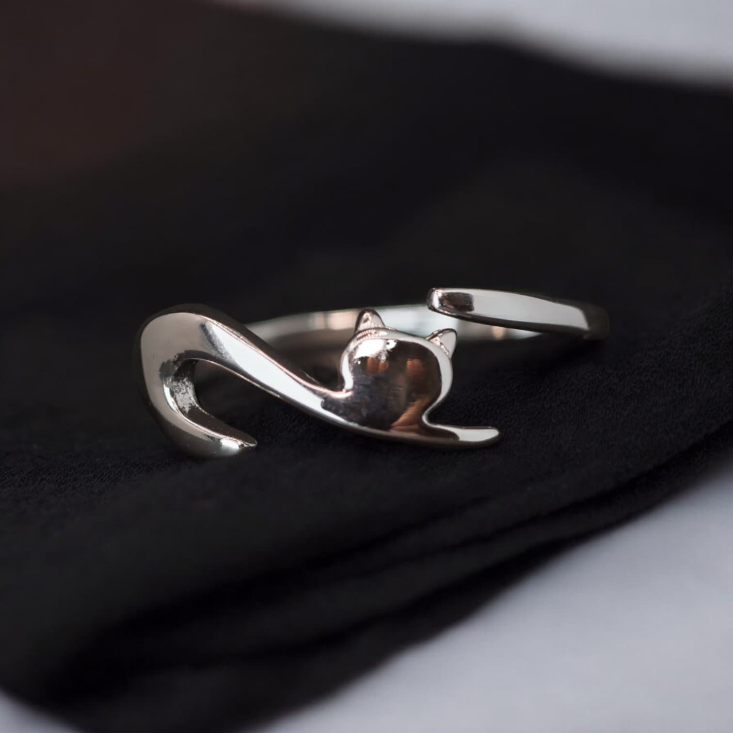 PIERŚCIONEK Z KOTKIEM srebro 925 regulowany złoto