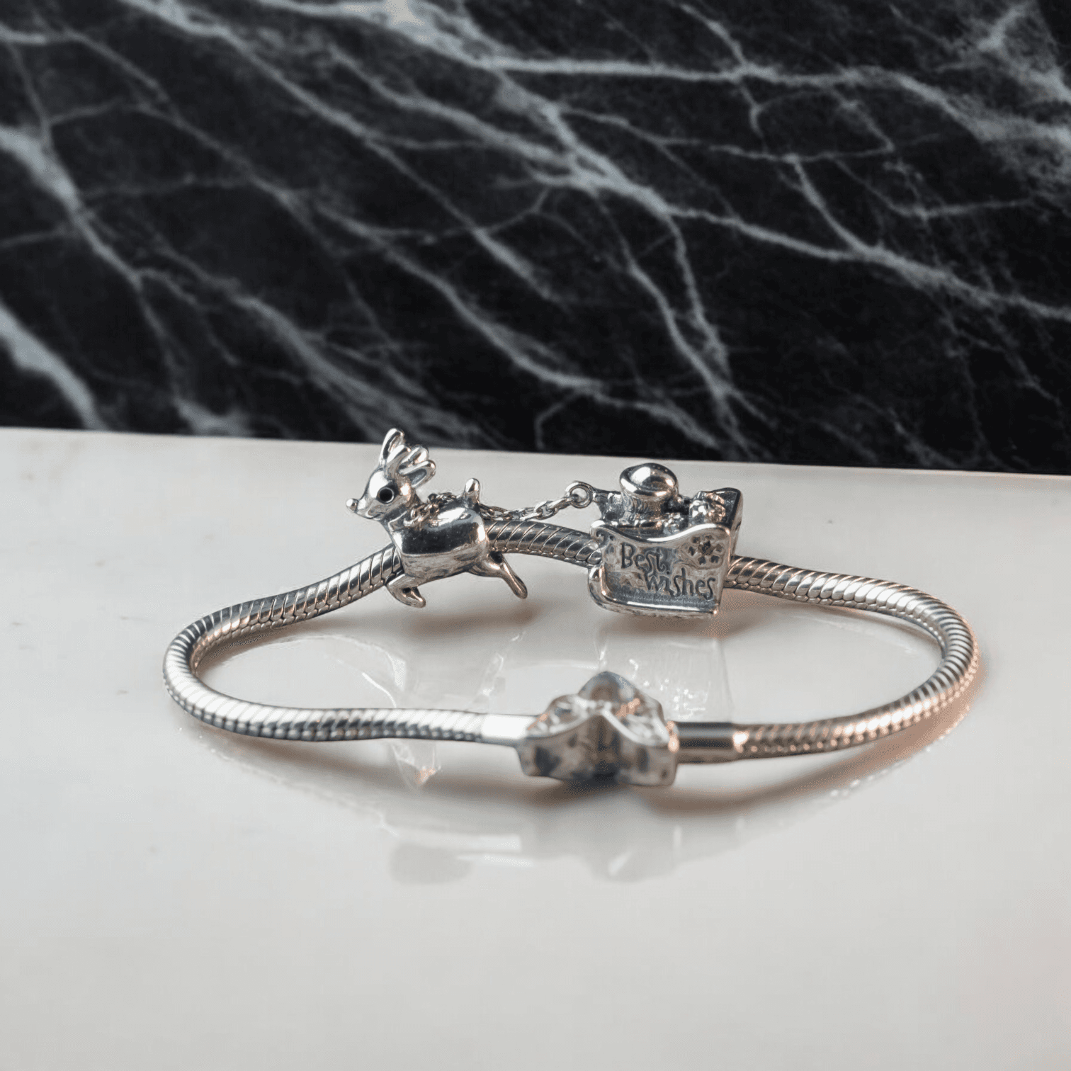 Charms Dwuczęściowy Pędzący Mikołaj