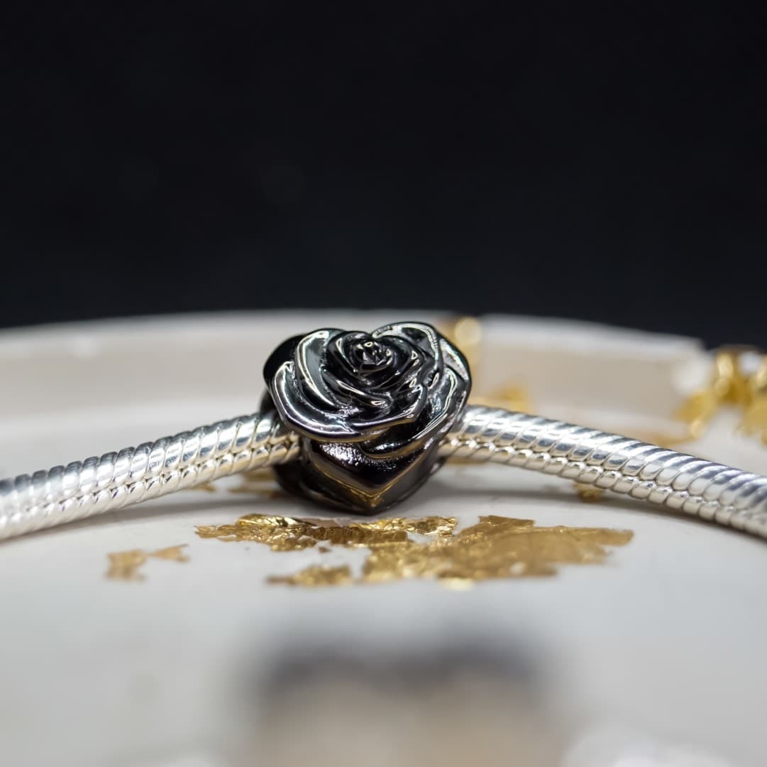 Charms zawieszka Czarna róża srebro 925