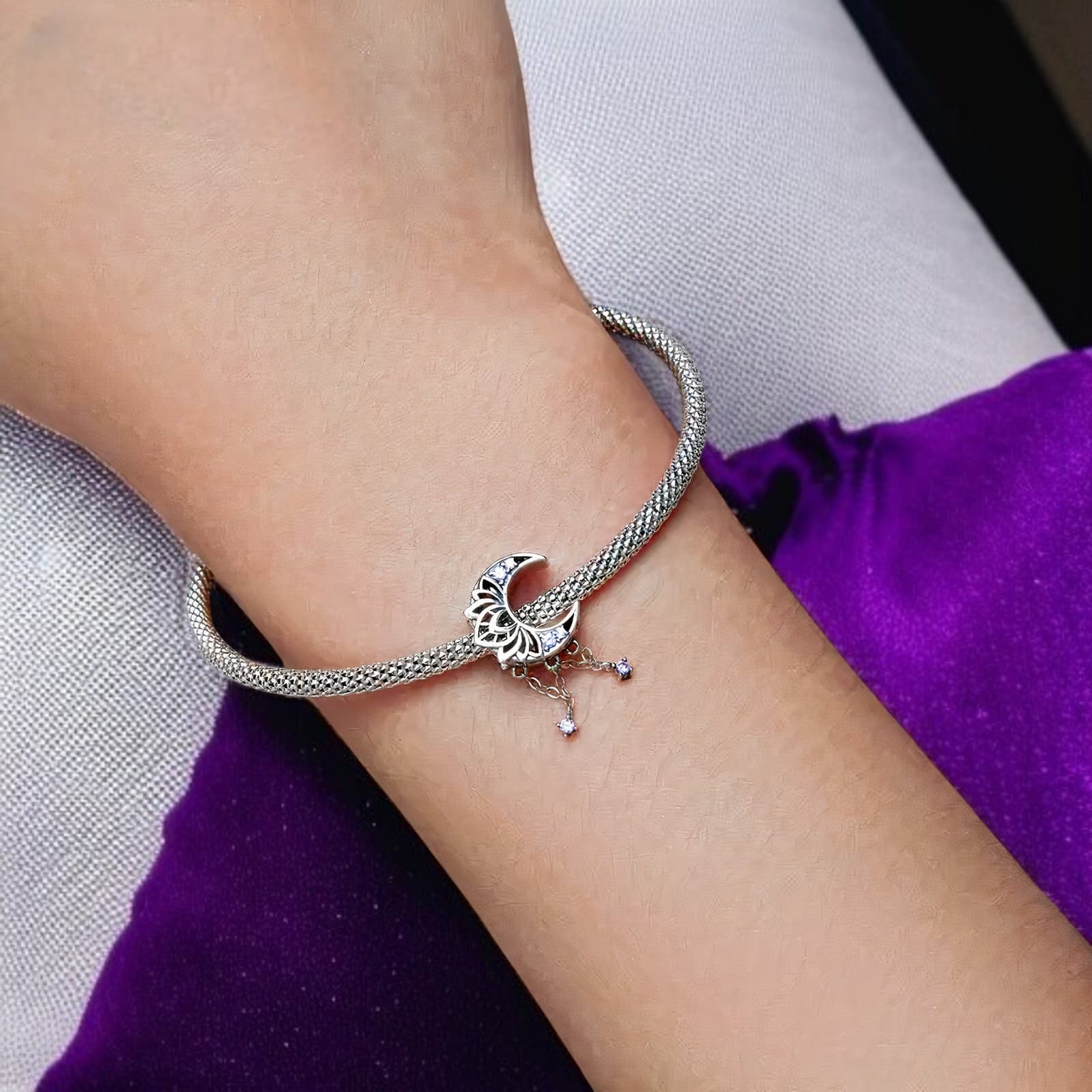 Charms "Mistyczny Księżyc" ze Srebra 925 z Fioletowymi Cyrkoniami