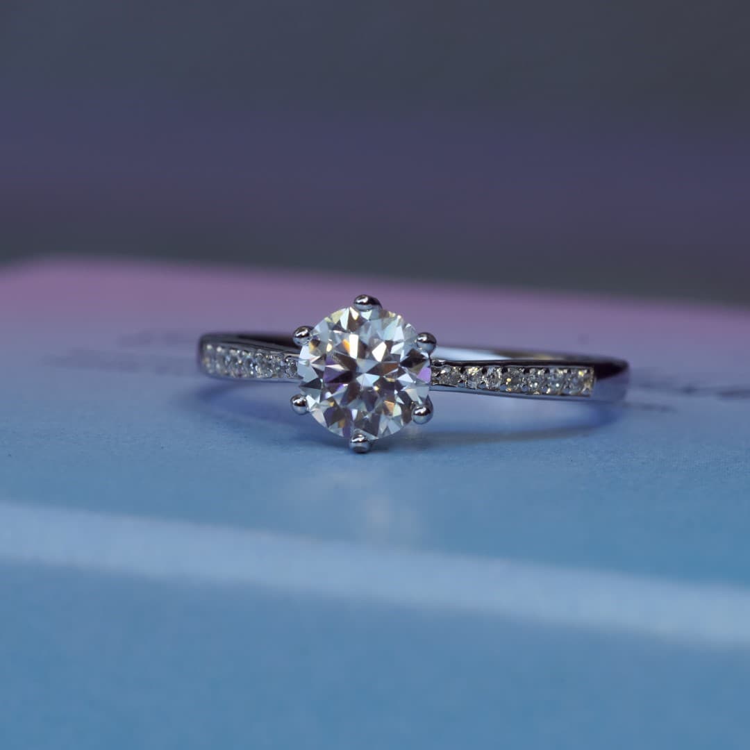 Pierścionek ze srebra 925 z diamentem moissanite 0.8 CT moissanit