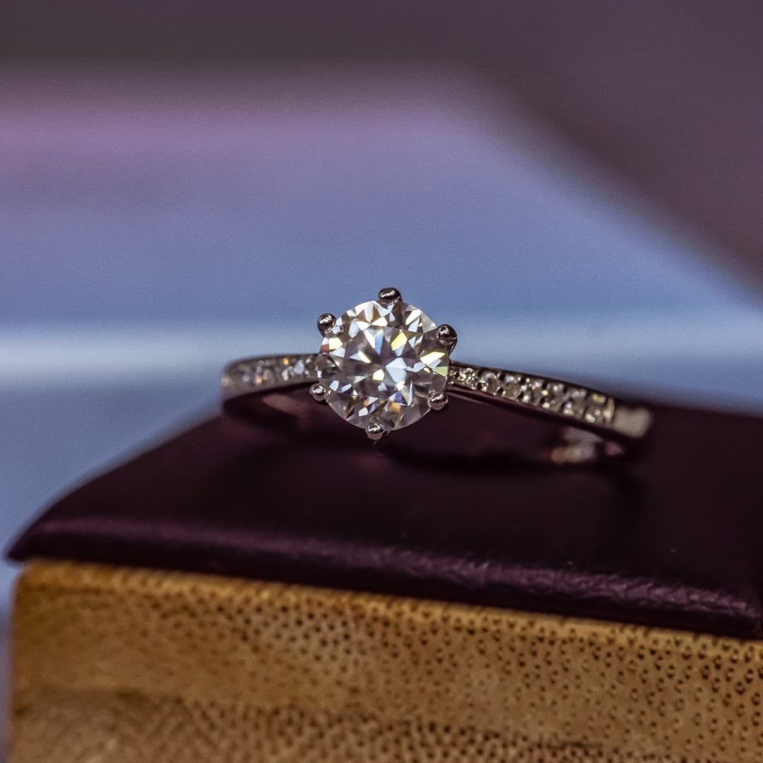 Pierścionek ze srebra 925 z diamentem moissanite 0.8 CT moissanit