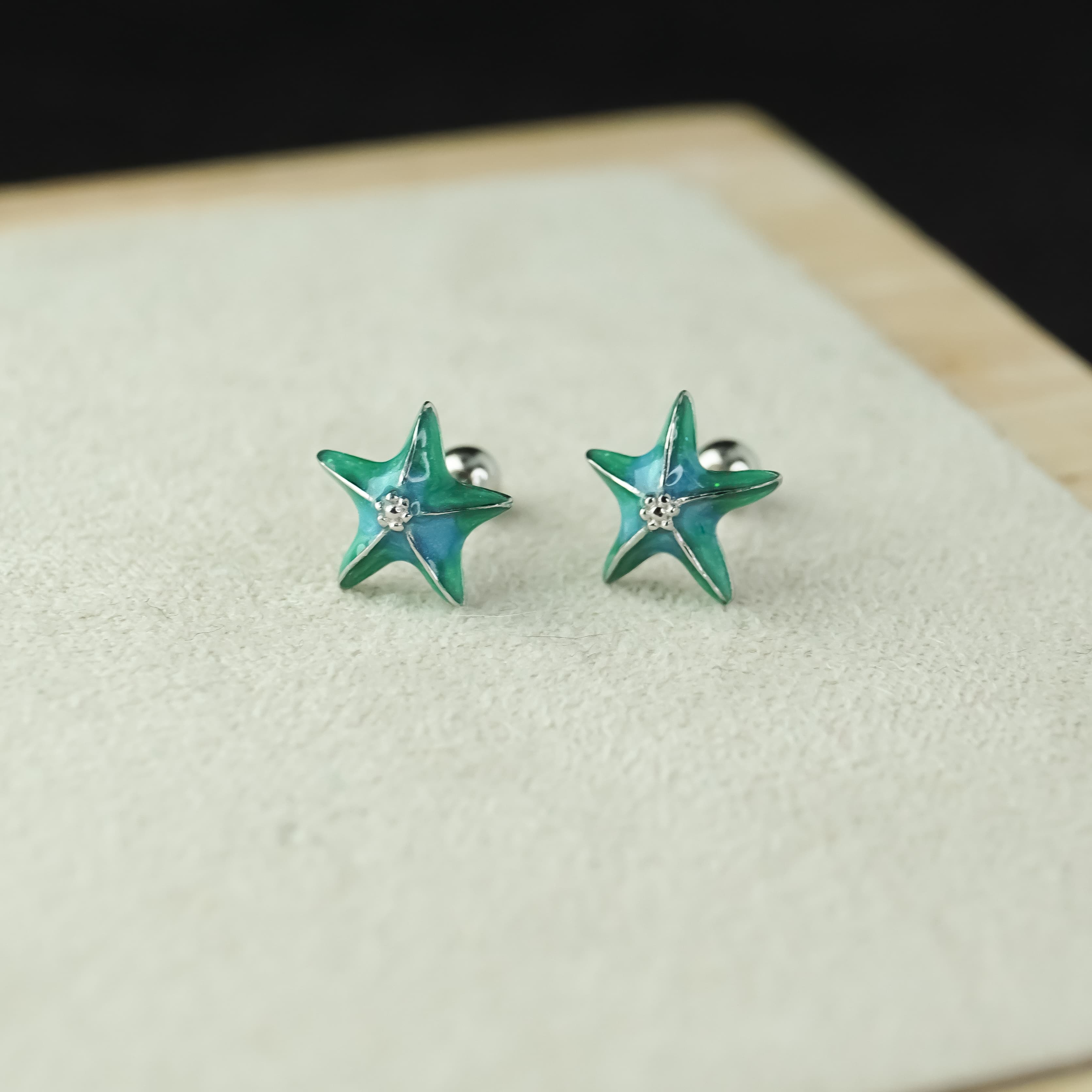Małe kolczyki srebro 925 oceaniczna rozgwiazda sztyft wakacyjna