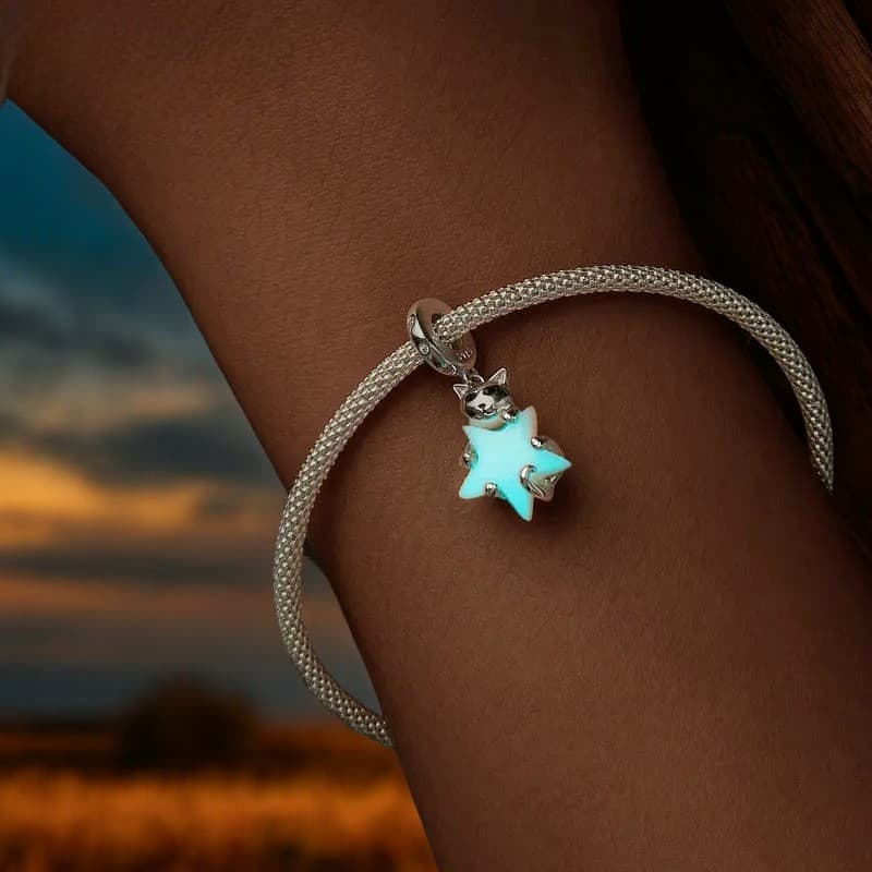 Charms Kotek świecący w nocy Srebro 925