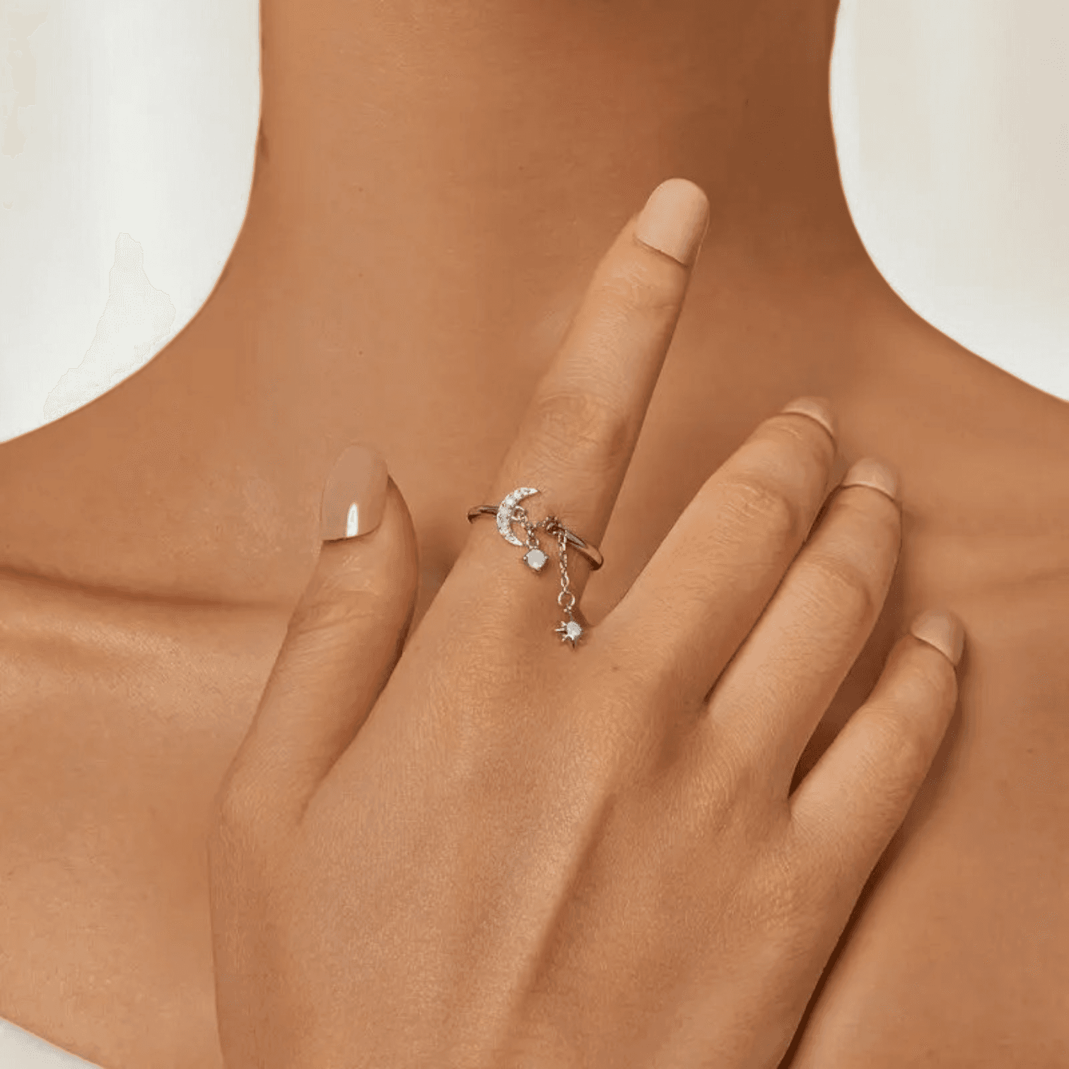 Pierścionek GWIAZDY Z KSIĘŻYCEM OPAL srebro 925 białe złoto