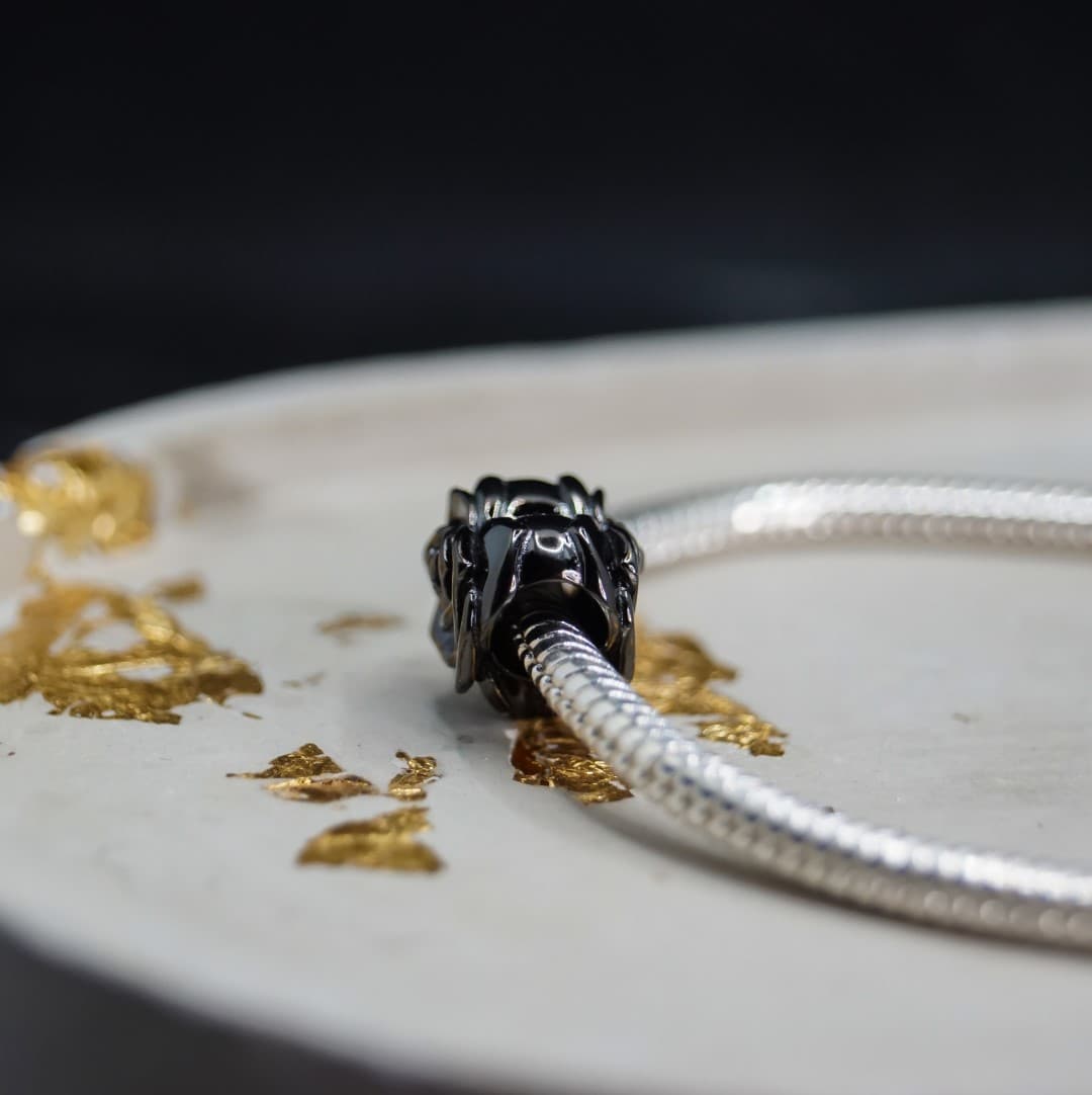 Charms zawieszka Czarna róża srebro 925