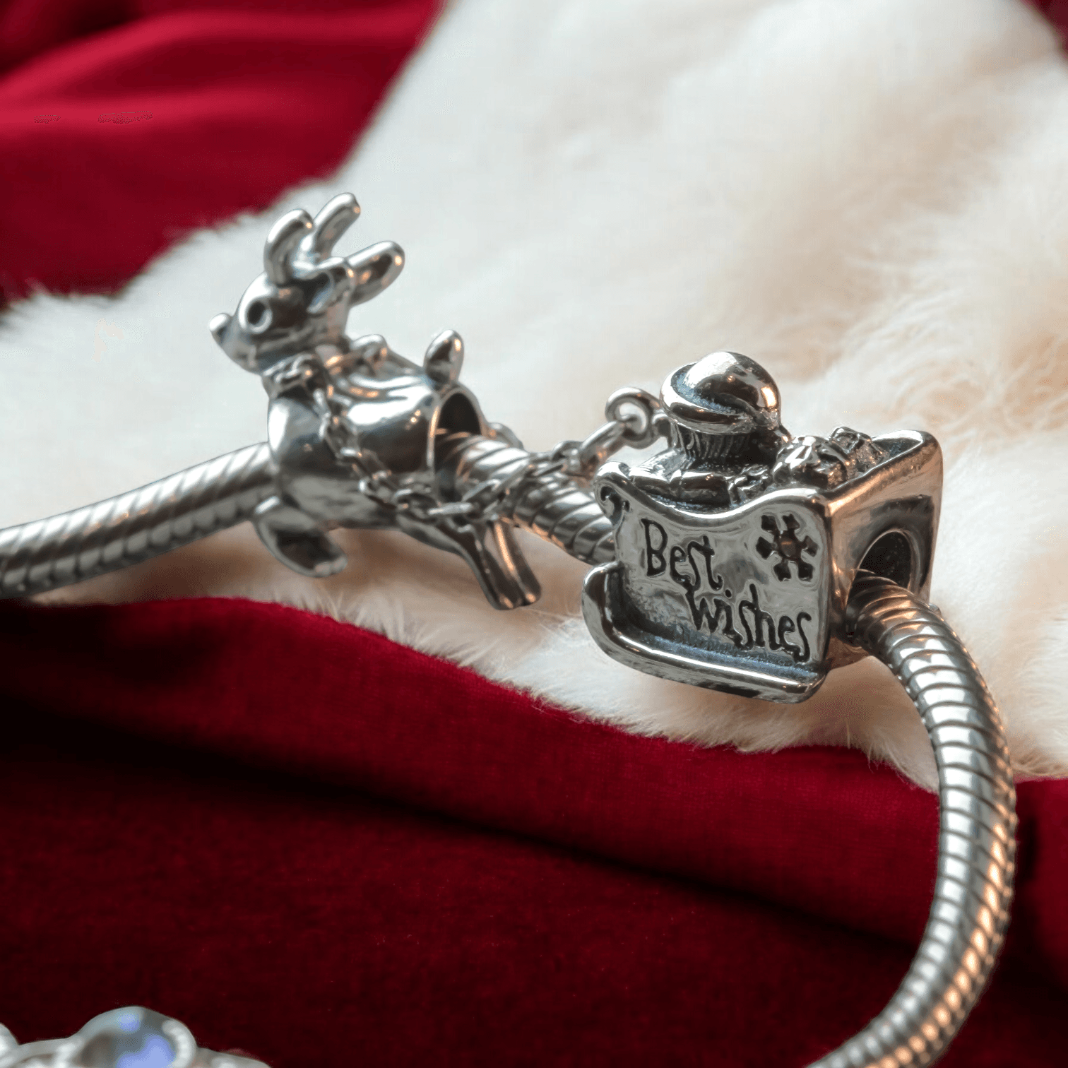 Charms Dwuczęściowy Pędzący Mikołaj