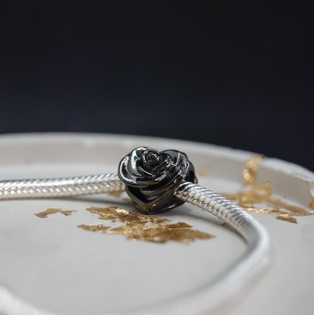 Charms zawieszka Czarna róża srebro 925