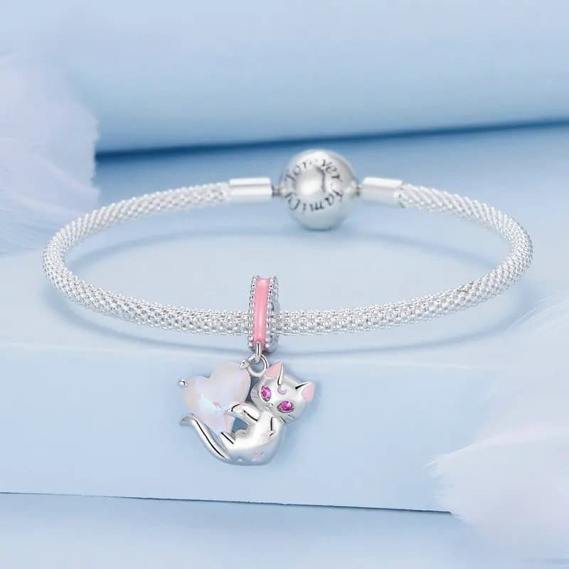 Charms Kotek wiszący na sercu srebro 925