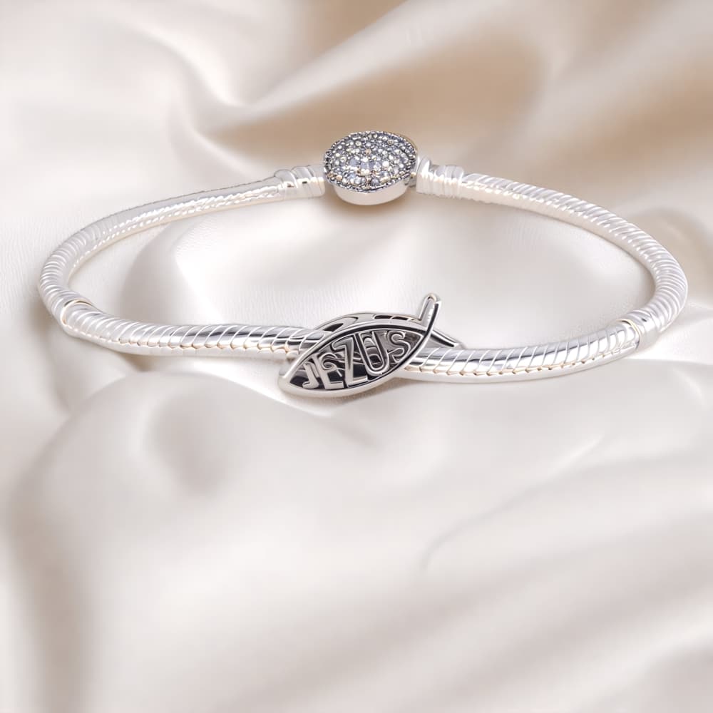Charms "JEZUS Ryba" ze Srebra 925 – Symbol Chrześcijańskiej Wiary