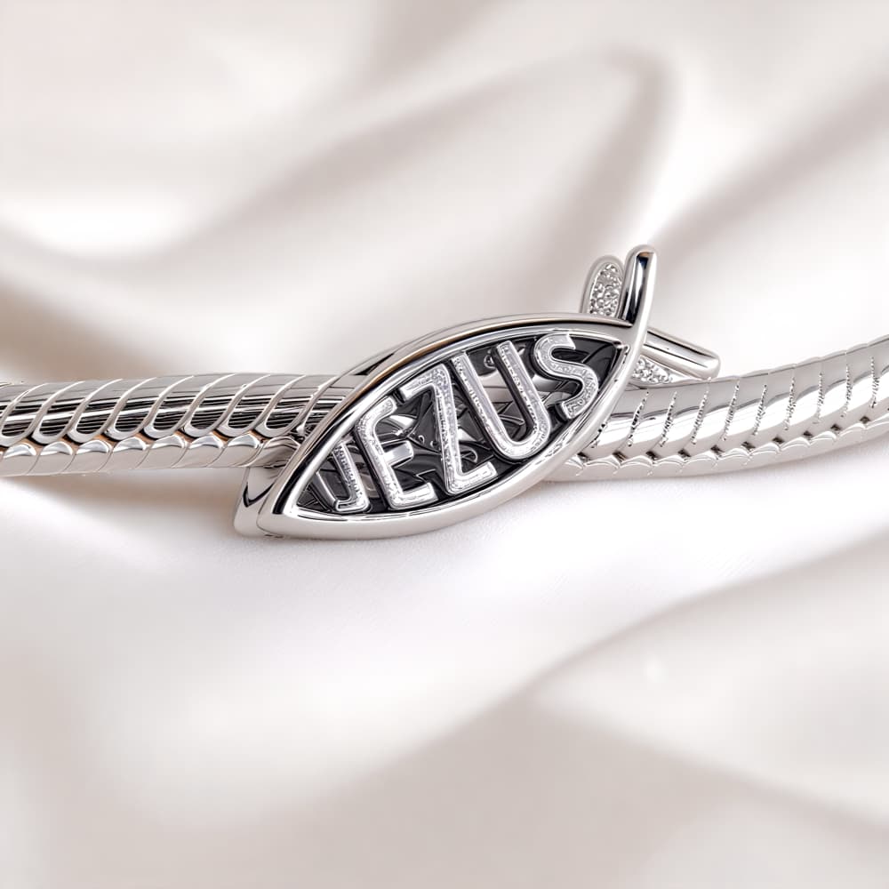 Charms "JEZUS Ryba" ze Srebra 925 – Symbol Chrześcijańskiej Wiary