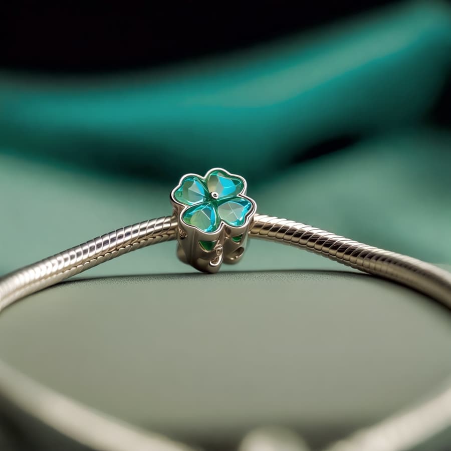 Charms Czterolistna zielona koniczyna srebro 925 Pandora zawieszka