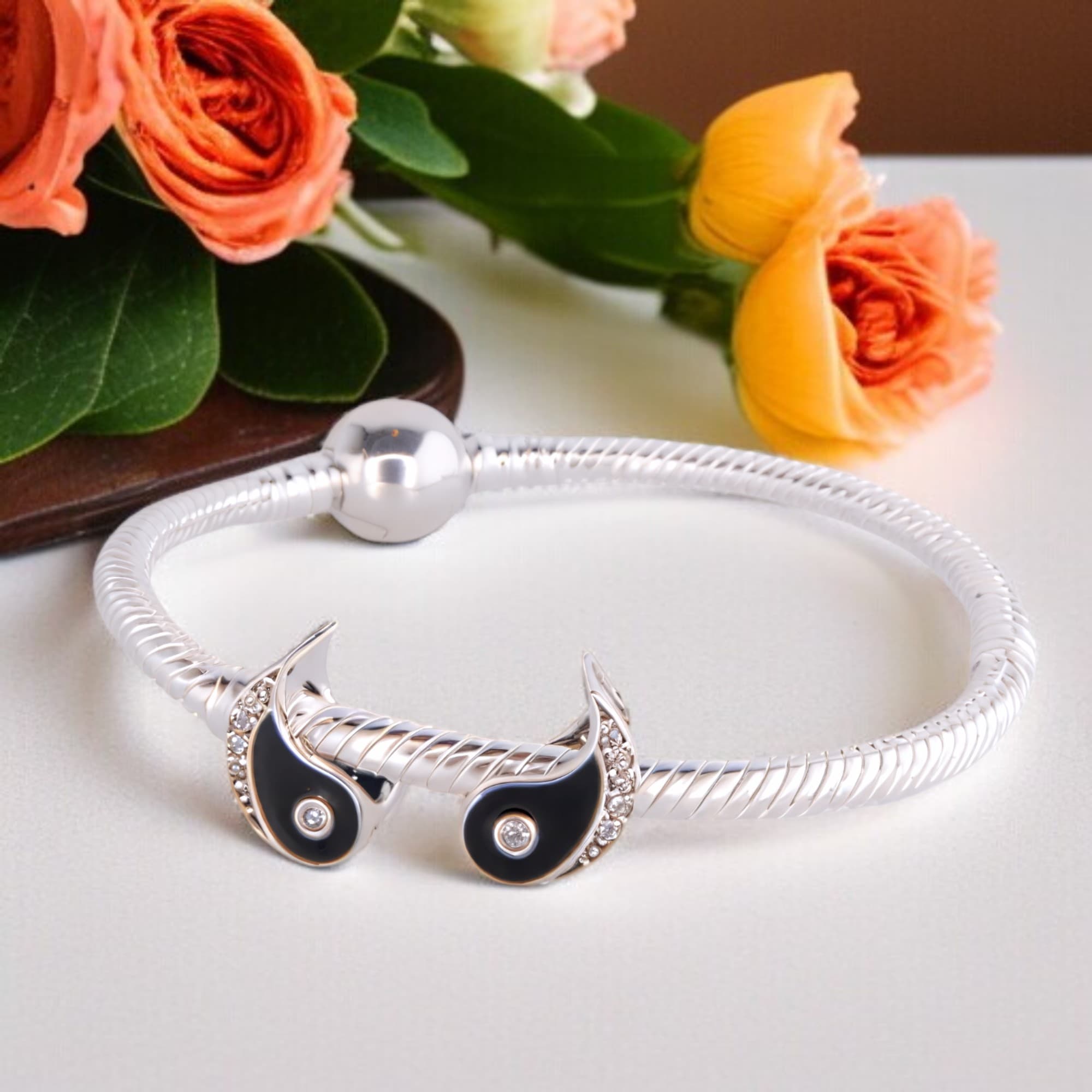 Srebrny charms Yin Yang Taiji-Bagua - 2 rozłączne zawieszki pokryte białym złotem