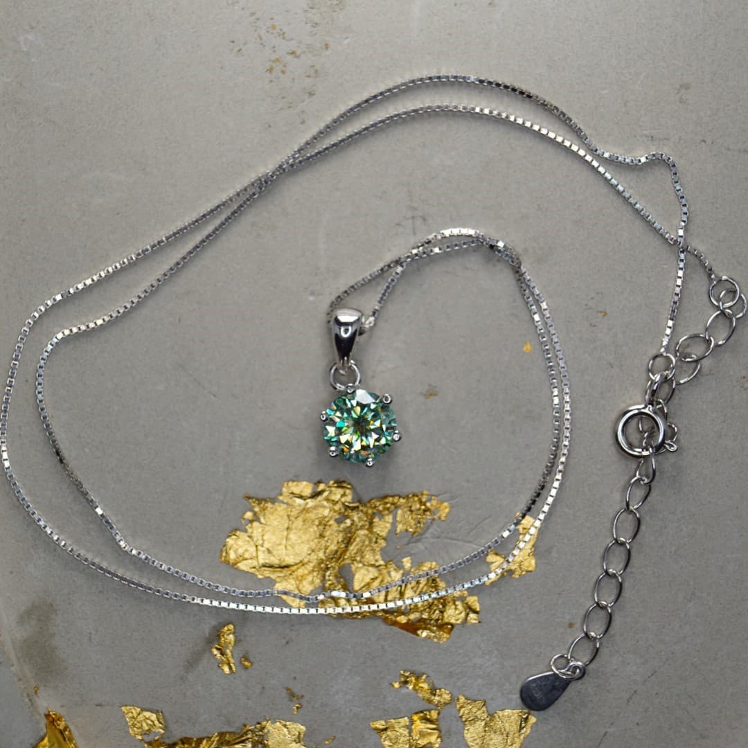 Naszyjnik Moissanite jasno zielony 1 ct 6,5 mm szmaragd