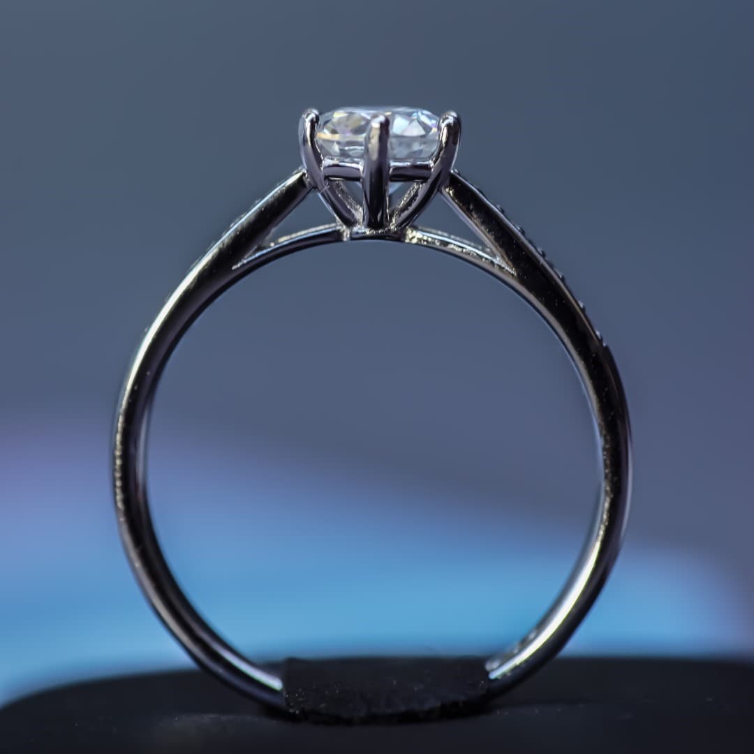 Pierścionek ze srebra 925 z diamentem moissanite 0.8 CT moissanit