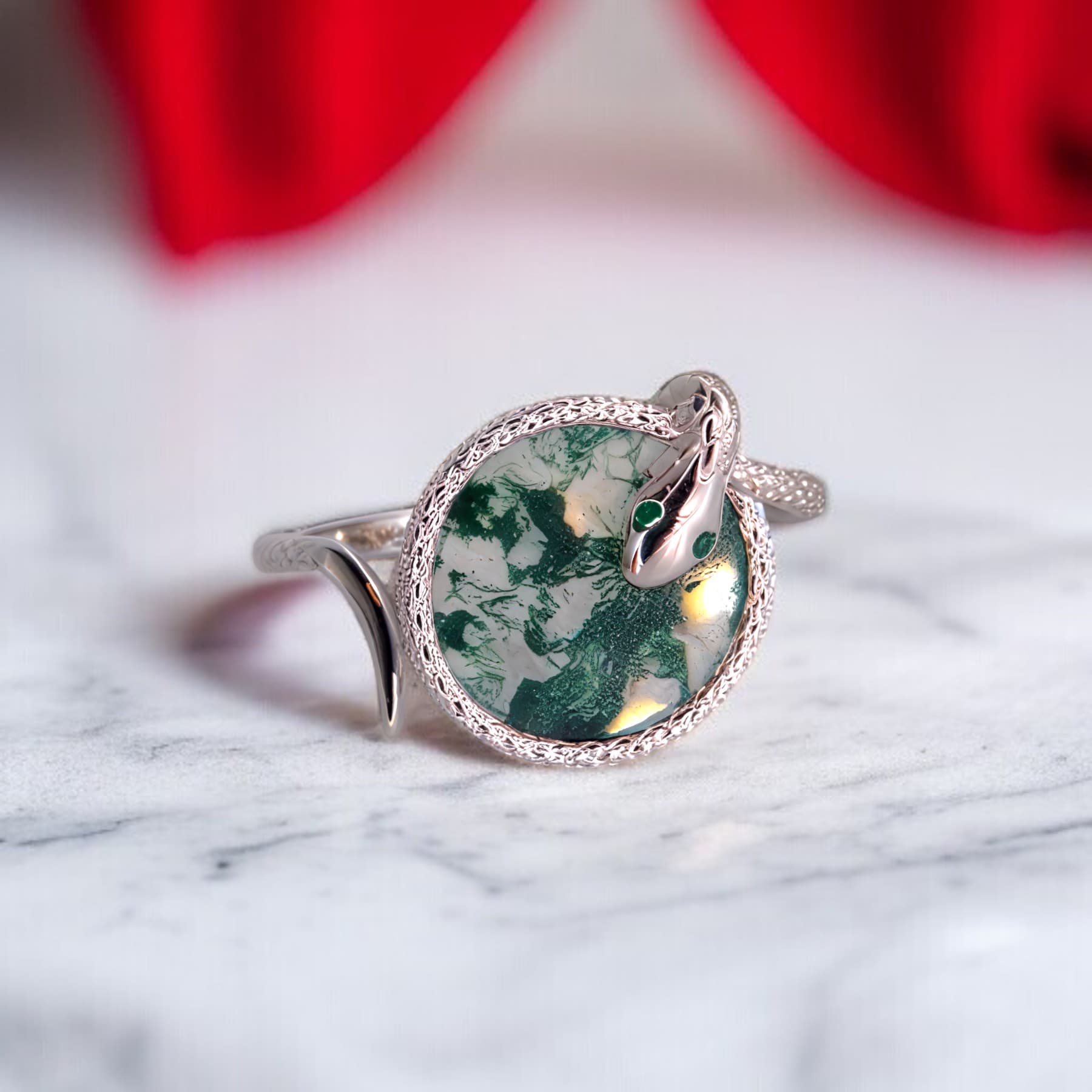 Srebrny pierścionek Wąż z naturalnym agatem mchowym - regulowany, ręcznie wykonany