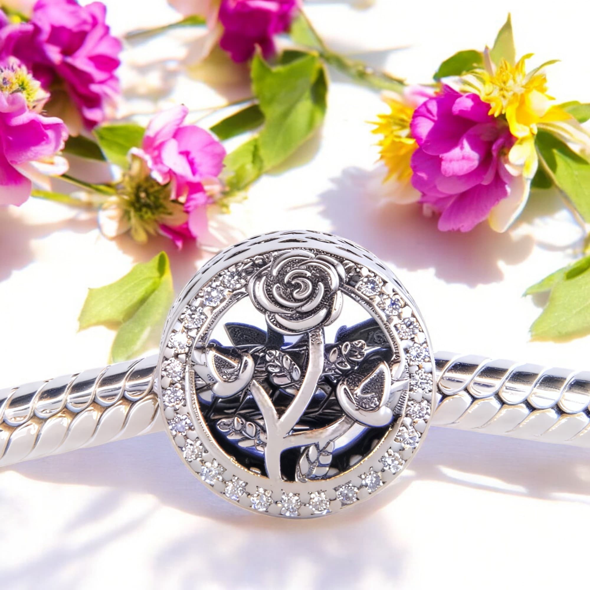 Srebrny charms 925 róża z cyrkoniami zawieszka do bransoletki modułowej