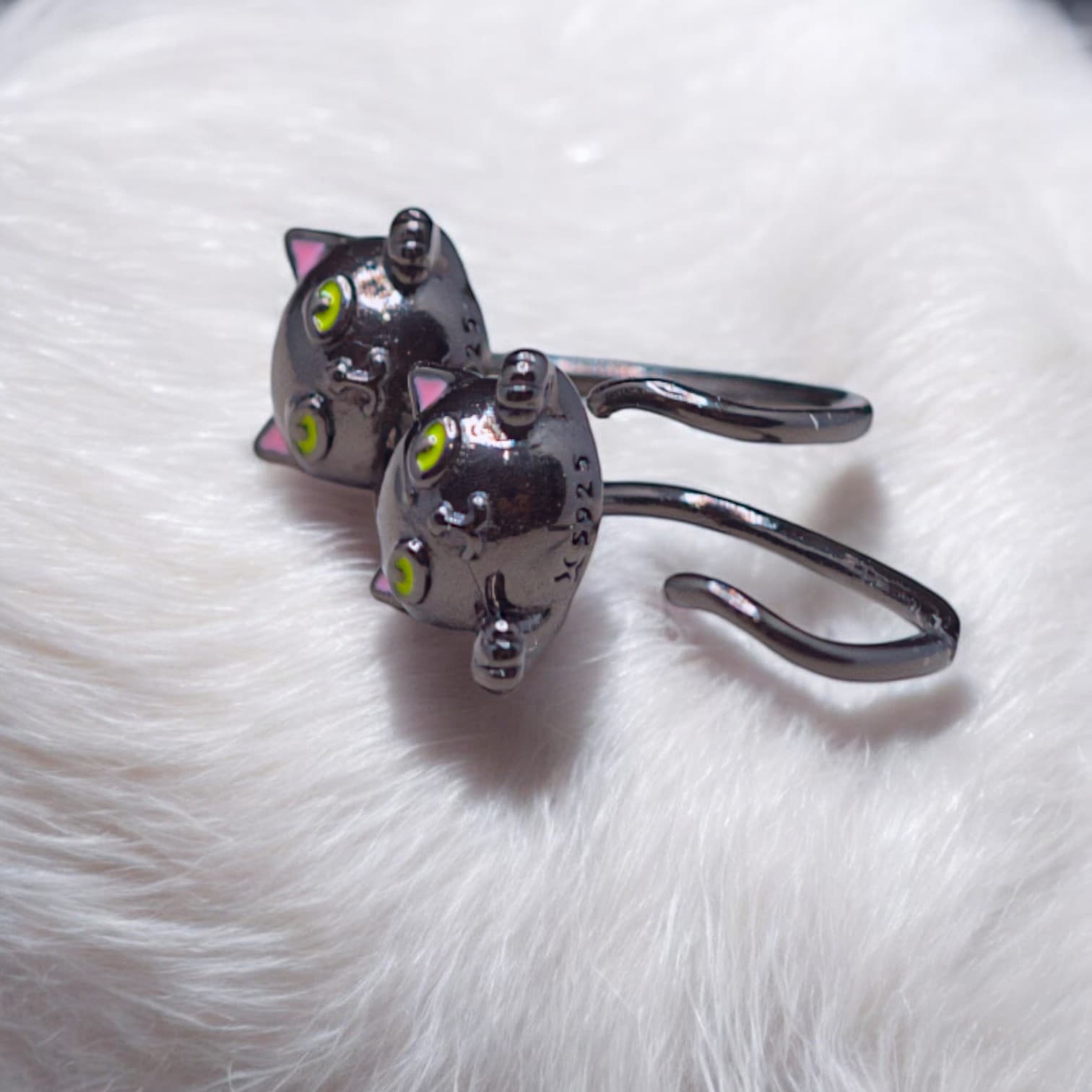 Kolczyki CZARNY KOTEK srebro 925 i czarne złoto