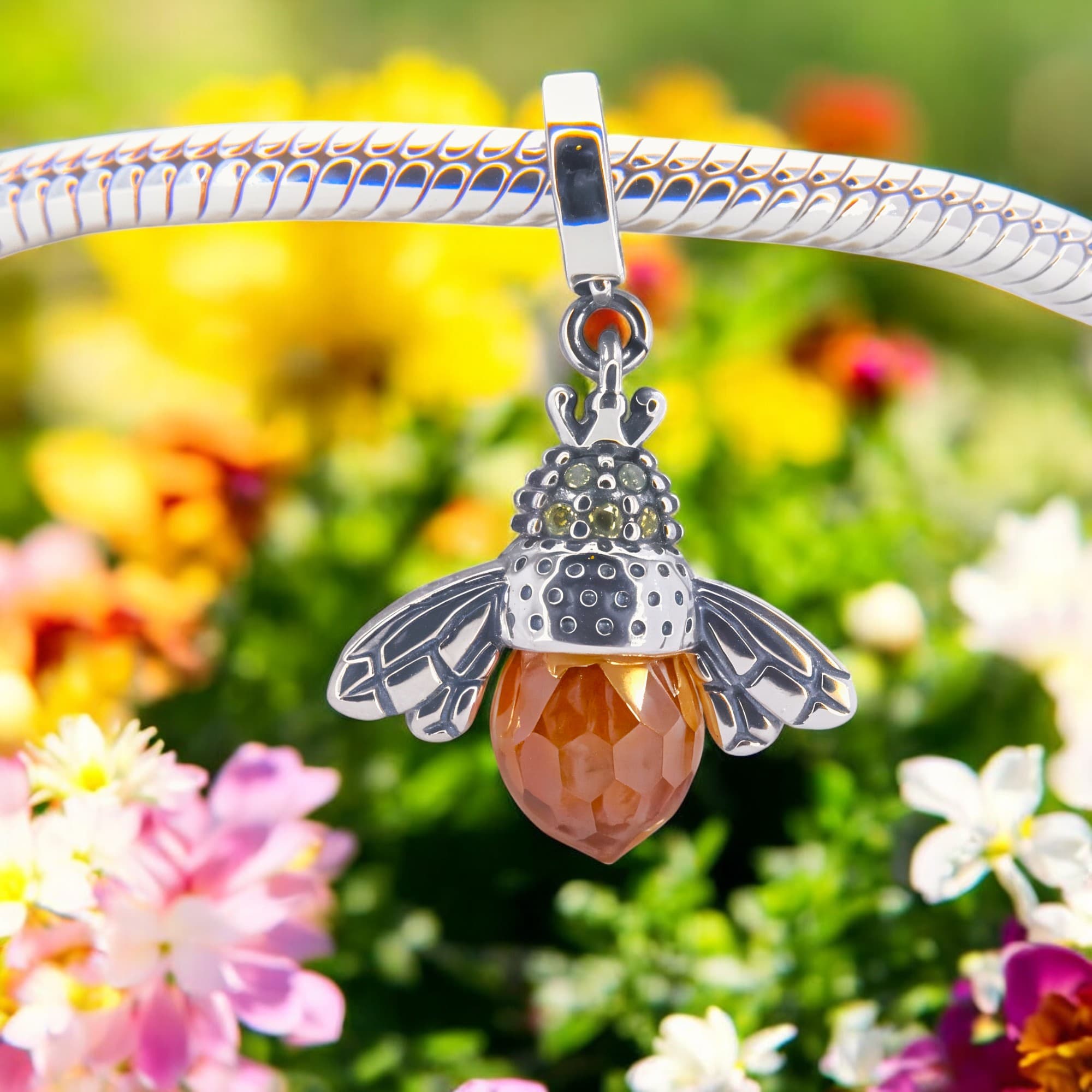 Charms Pszczoła królowa ul miód nektar srebro 925