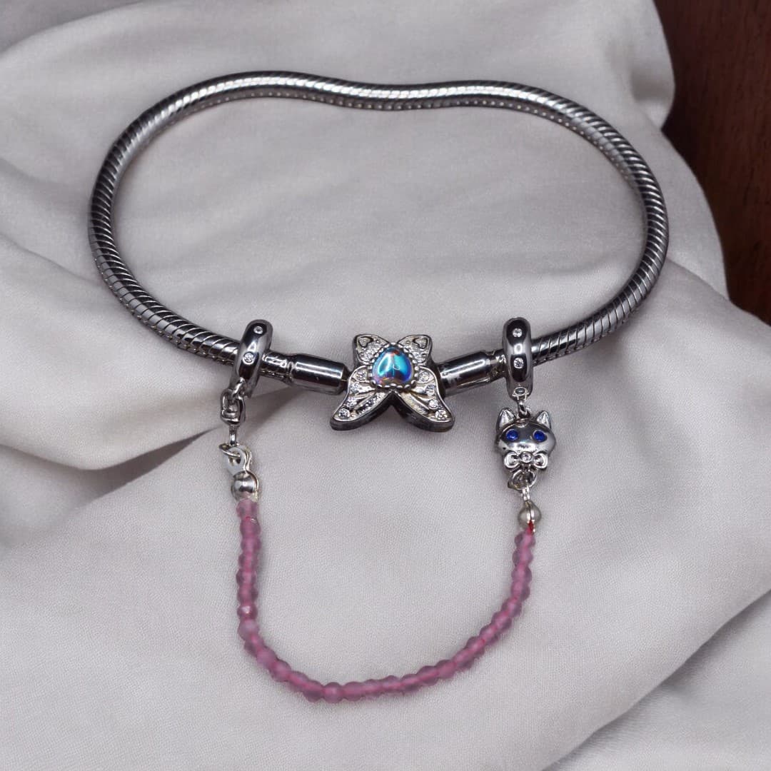 Łańcuszek zabezpieczający do bransoletki Pandora Kotek z muszką srebro 925 złoto