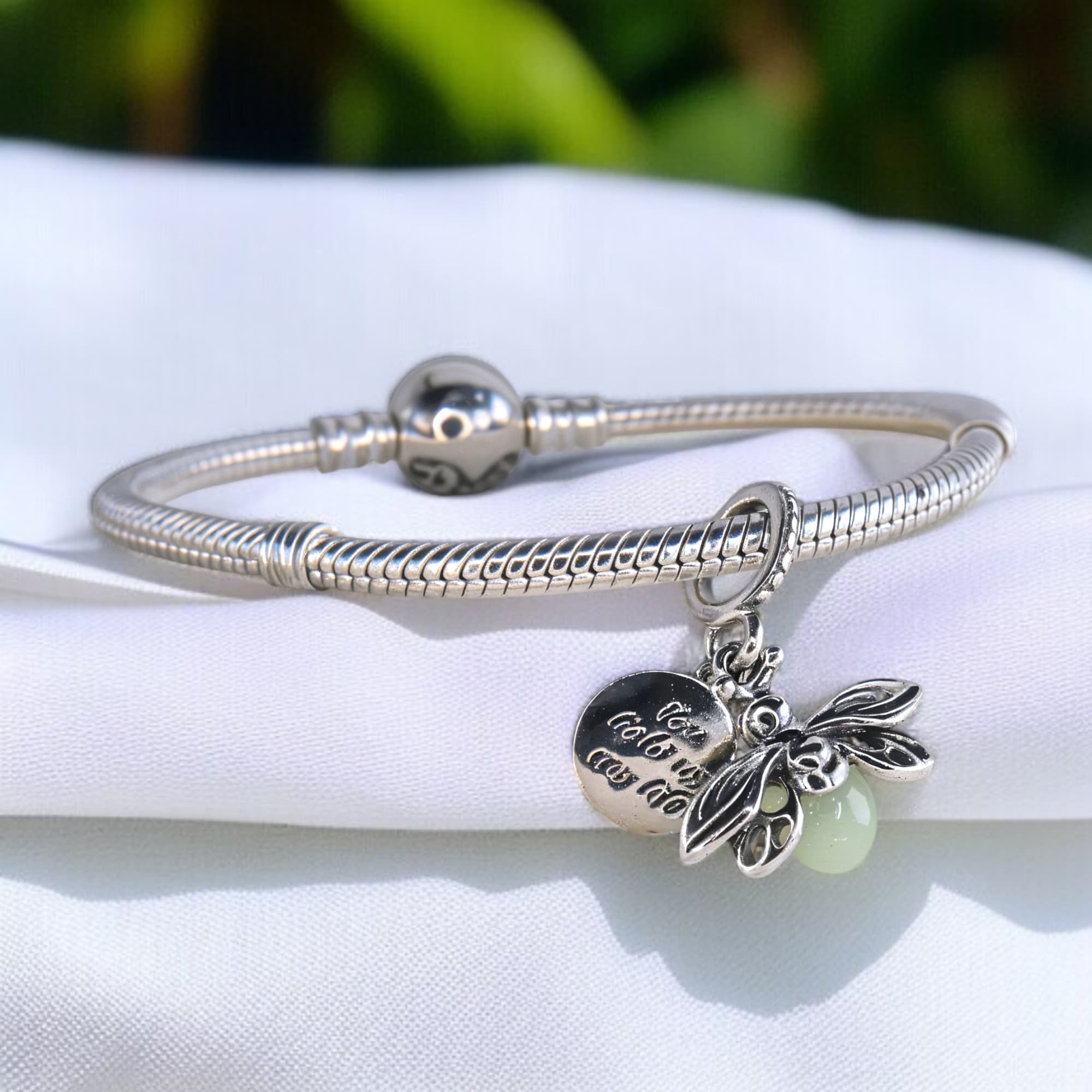 Świecący robaczek świętojański ze srebra 925