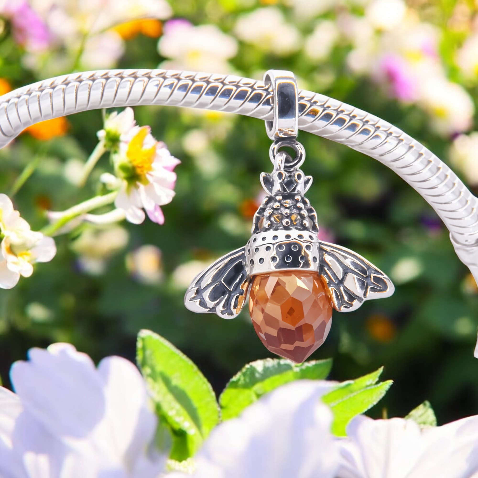 Charms Pszczoła królowa ul miód nektar srebro 925