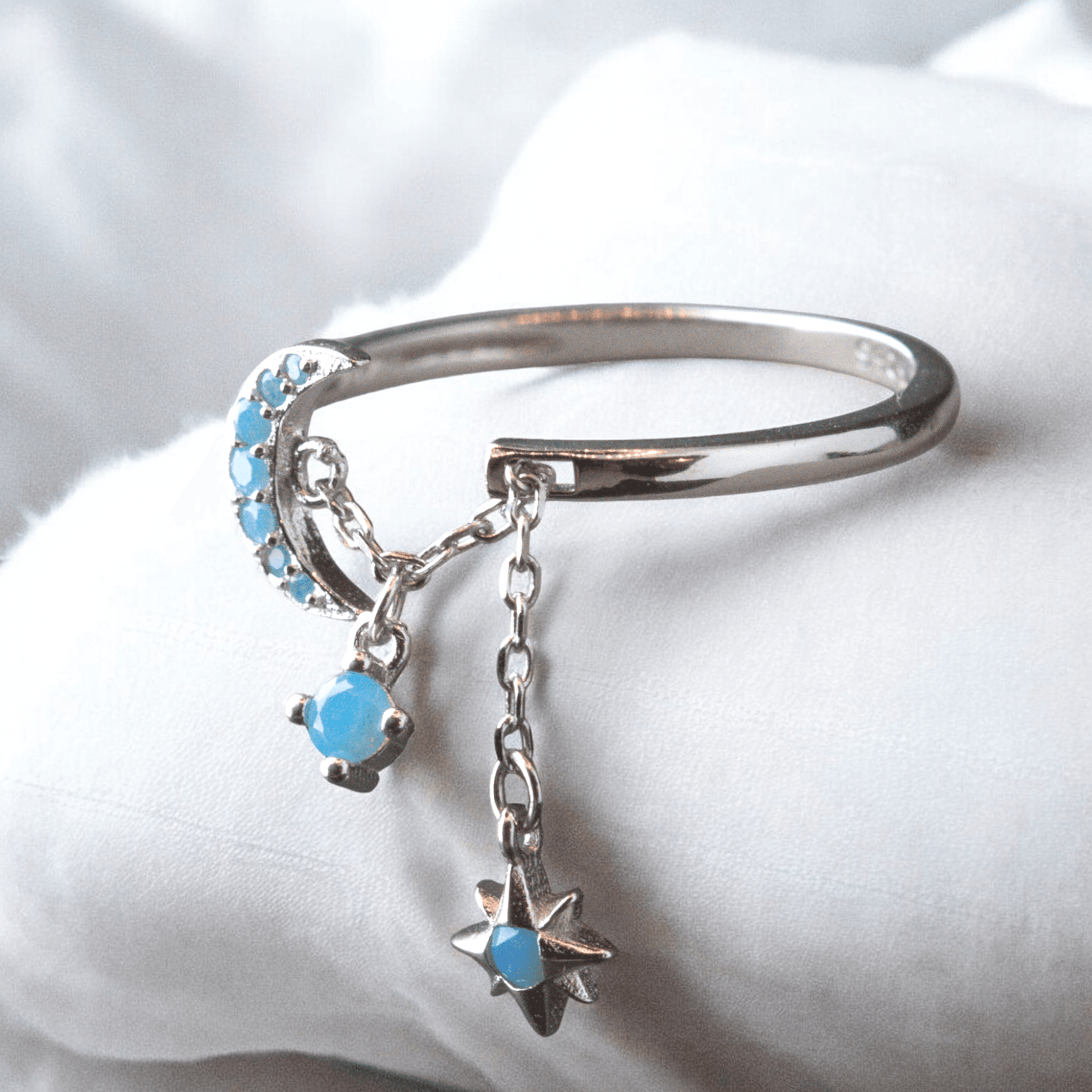 Pierścionek GWIAZDY Z KSIĘŻYCEM OPAL srebro 925 białe złoto