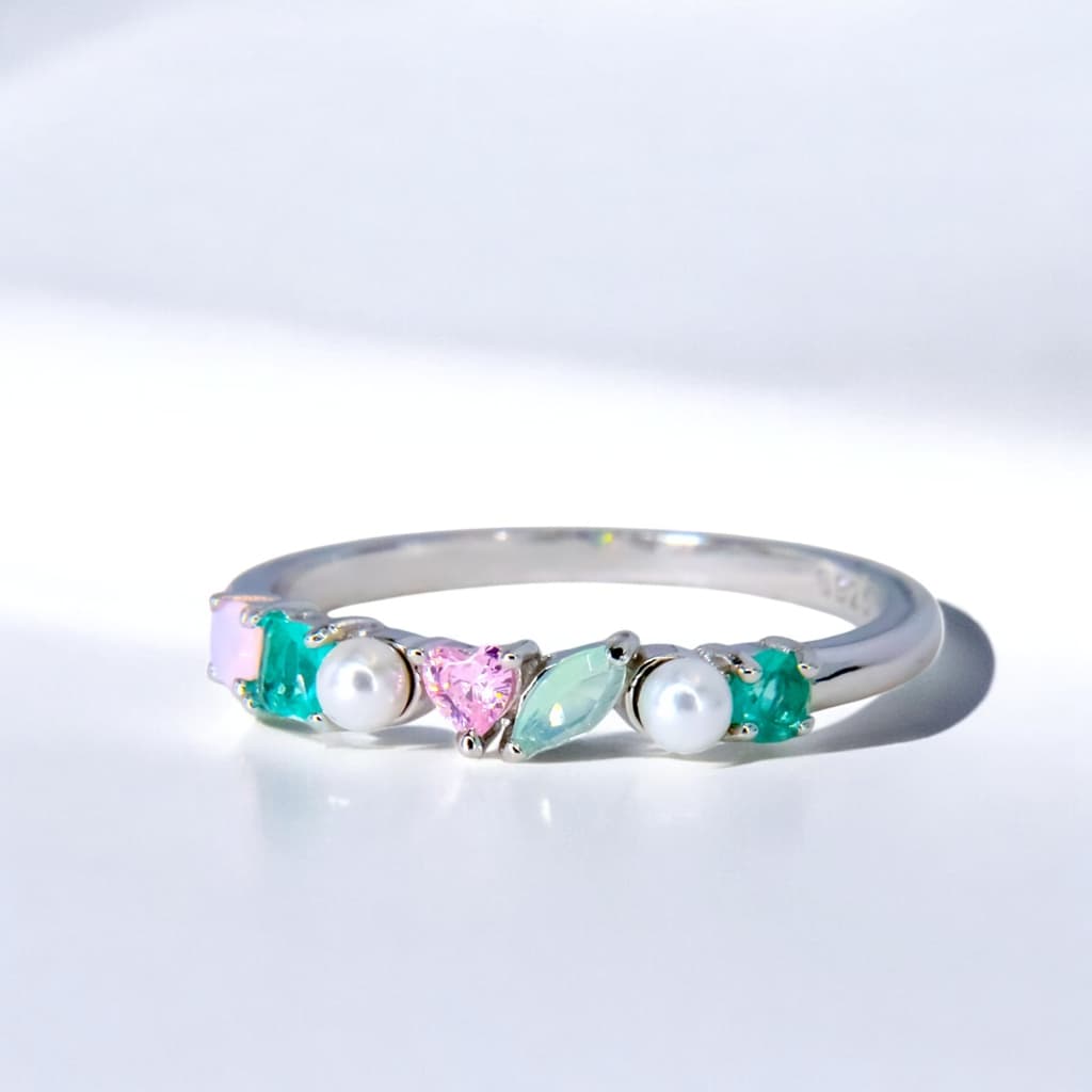 Pierścionek z kolorowymi kamieniami perłą opalem białe złoto srebro